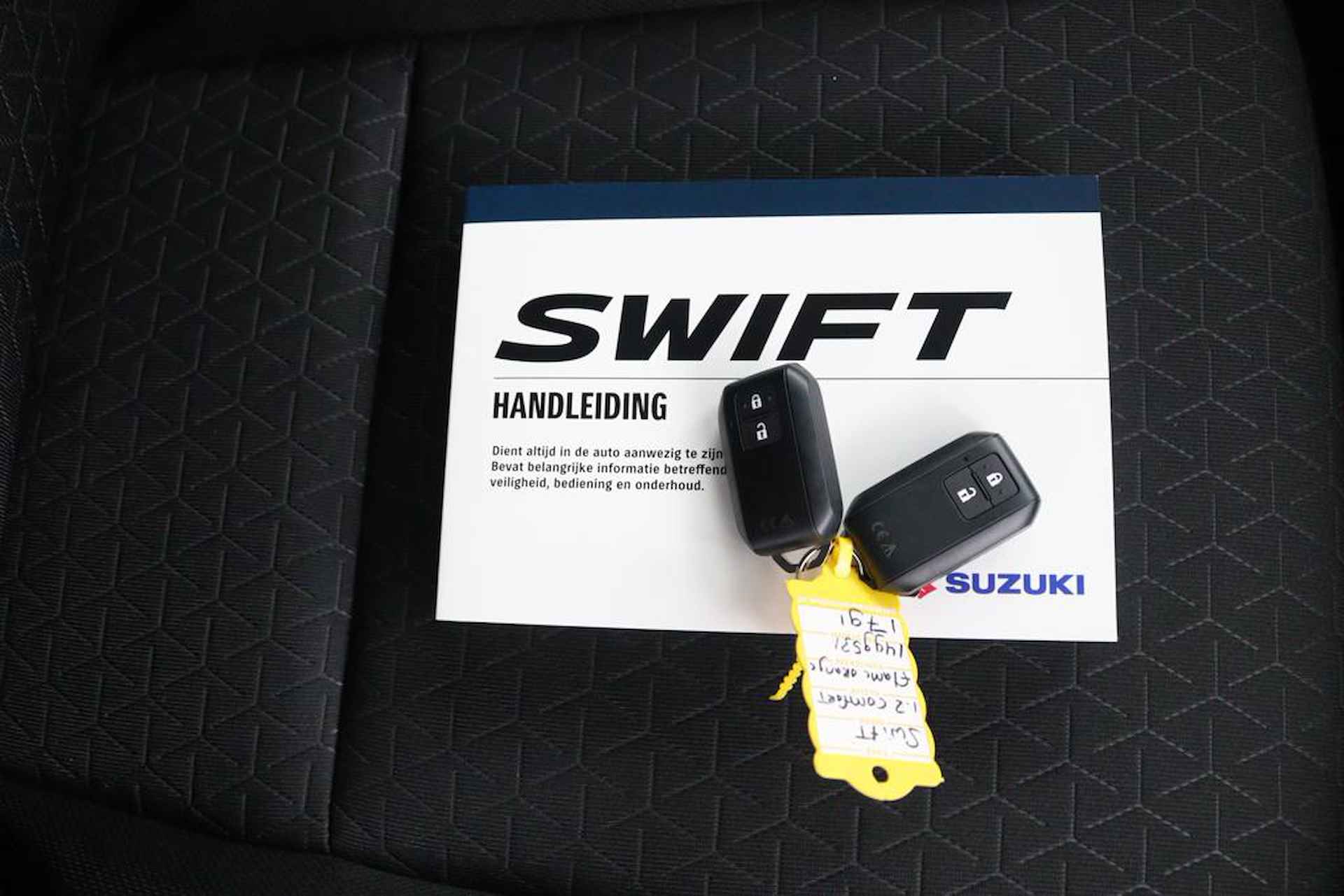 Suzuki Swift 1.2 Comfort Smart Hybrid | €2000 Korting | Rijklaarprijs | Navigatie | Keyless Entry | 6 Jaar Garantie | - 26/44