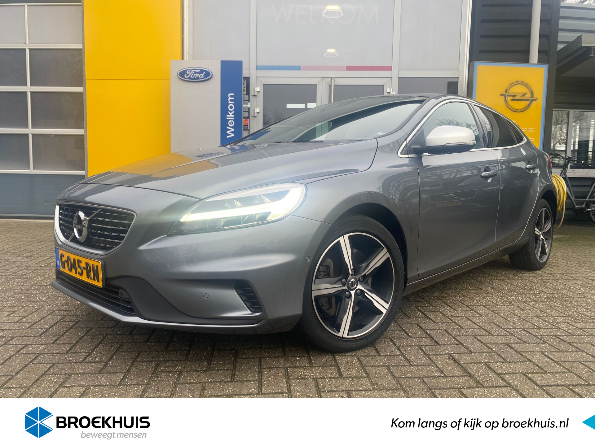 Volvo V40 T3 153PK Polar+ Sport R-DESIGN AUTOMAAT| PANORAMADAK| HARMAN KARDON| DAB| LED KOPLAMPEN| CAMERA| NAVIGATIE| CLIMATE CONTROL|