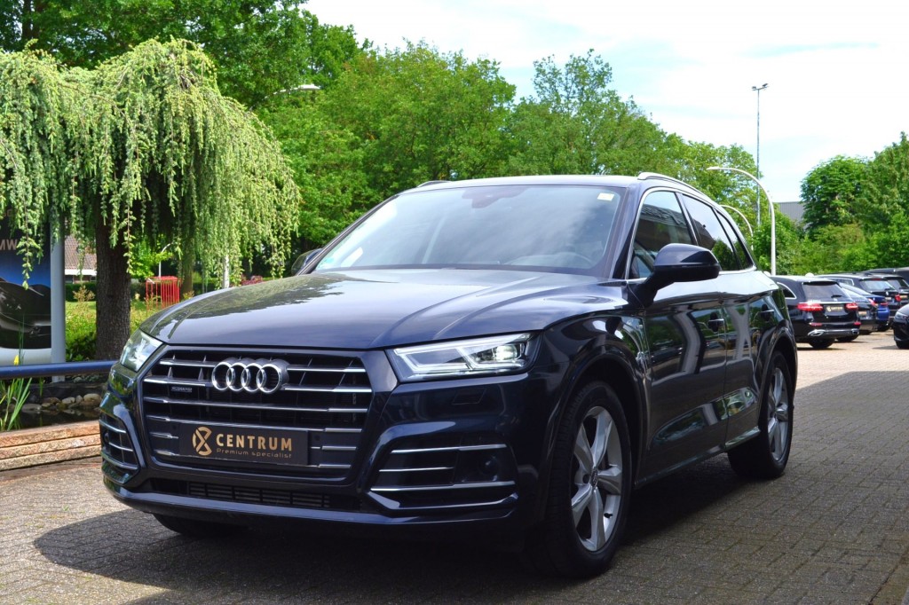 AUDI Q5 55 TFSI E QUATTRO S-Line Massage - Pano - Trekhaak