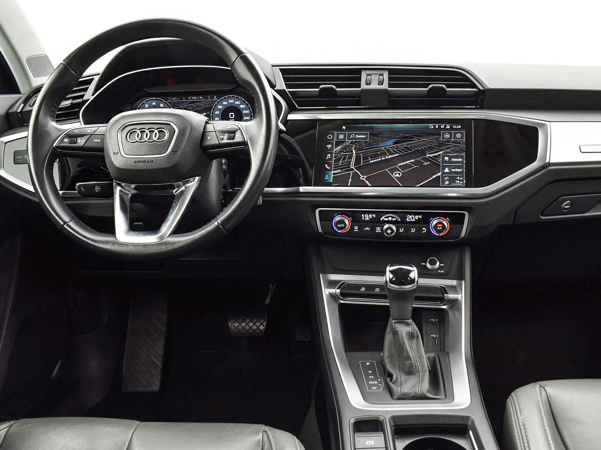 Audi Q3 40 TFSI Quattro 190pk Pro Line | All Season banden | Navigatie | Parkeersensoren | Leder | Trekhaak | - 4/27