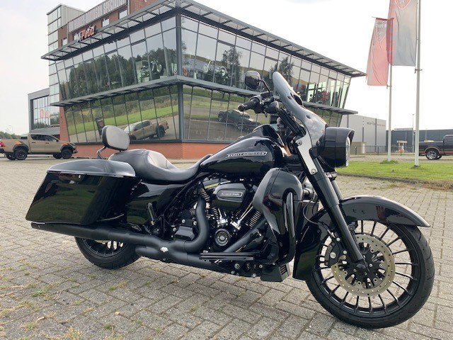 Harley-Davidson FLHRXS Road King Special