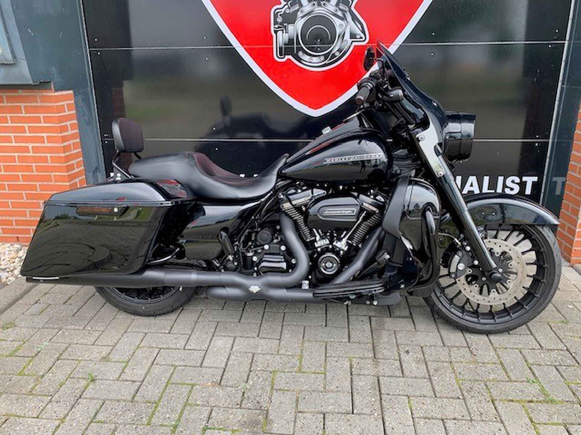 Harley-Davidson FLHRXS Road King Special - 5/14