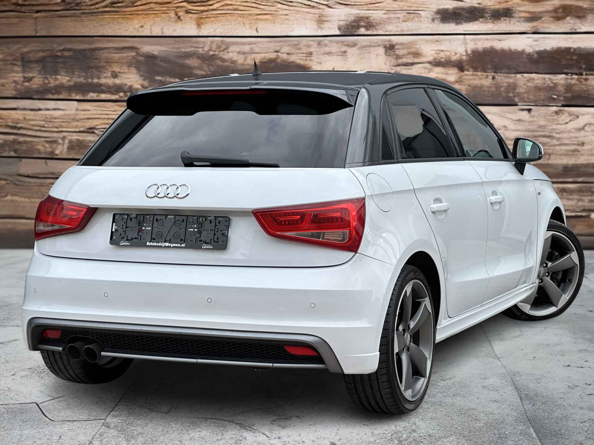 Audi A1 Sportback 1.4 TFSI Pro Line S | S-Line | Full options | Two Tone | DSG - 9/37