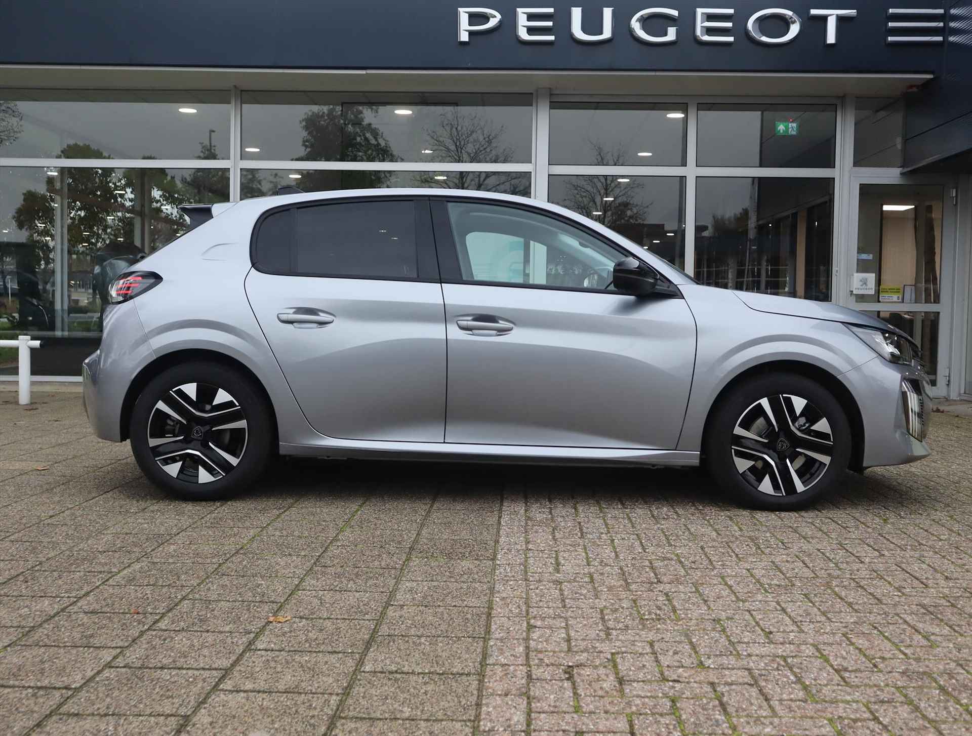 Peugeot 208 Allure Hybrid 100 e-DCS6 automaat, Rijklaarprijs, Navigatie Camera Trekhaak - 3/61