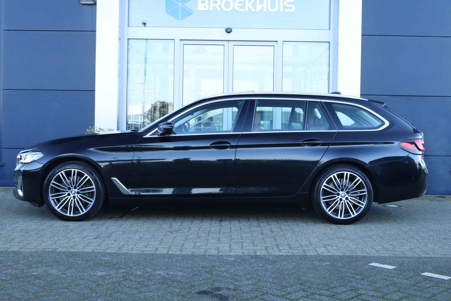 BMW 5-serie Touring 540i xDrive High Executive - 9/48