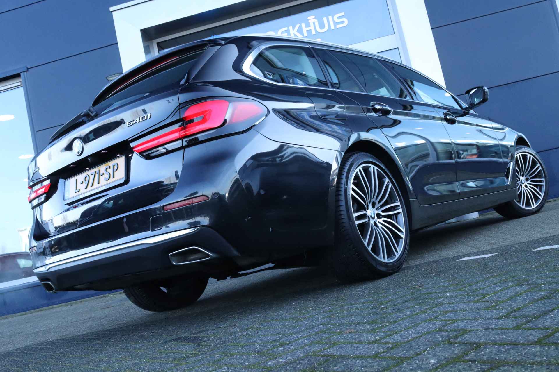 BMW 5-serie Touring 540i xDrive High Executive - 13/48