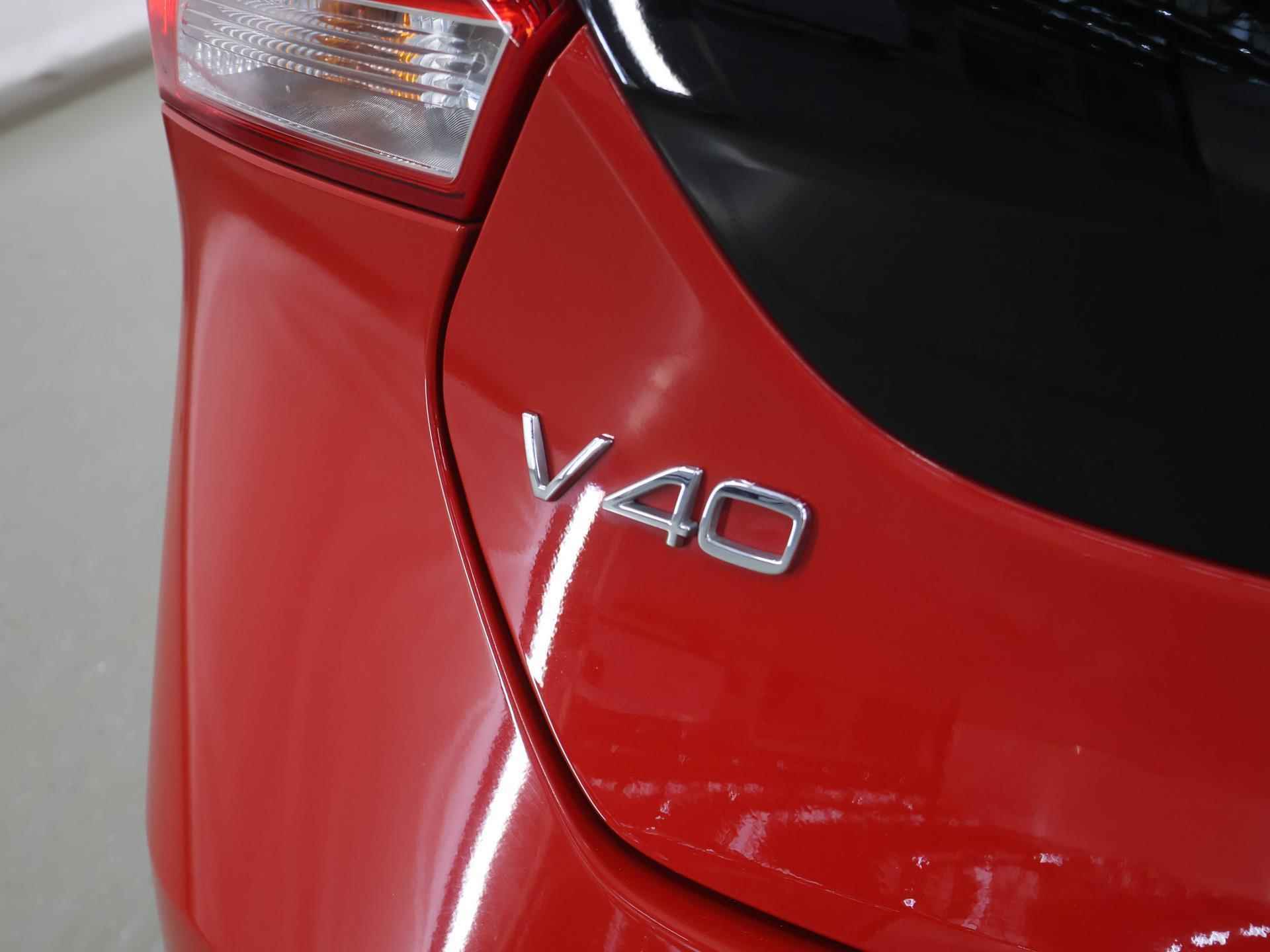 Volvo V40 2.0 T4 Business Sport R-design 190 PK | Navigatie | Parkeercamera | Stoelverwarming | Cruise Control - 35/42