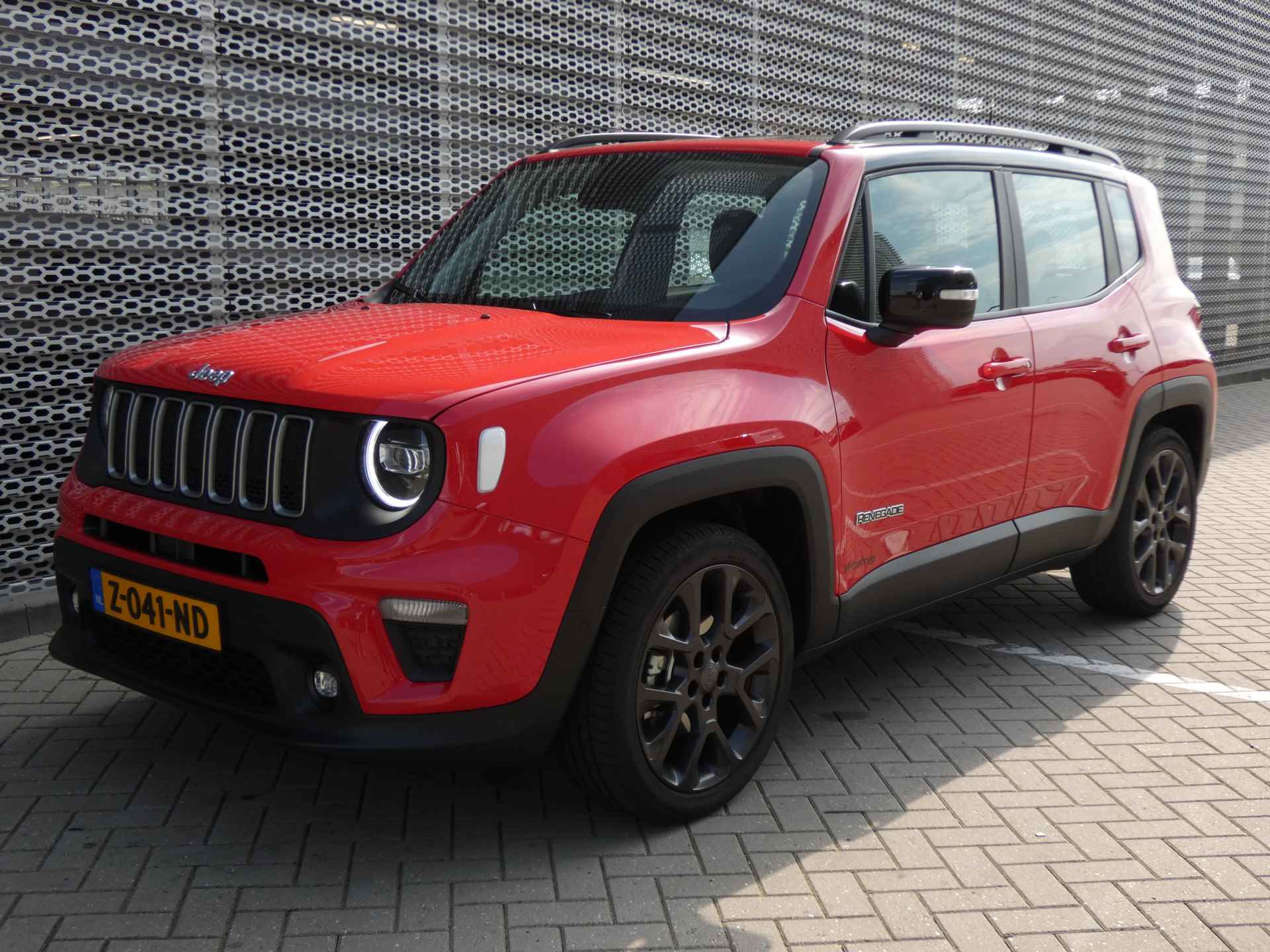 Jeep Renegade 1.5T 130 PK e-Hybrid Altitude Camera | Navigatie | Apple Carplay | 19 inch Velgen - 11/27