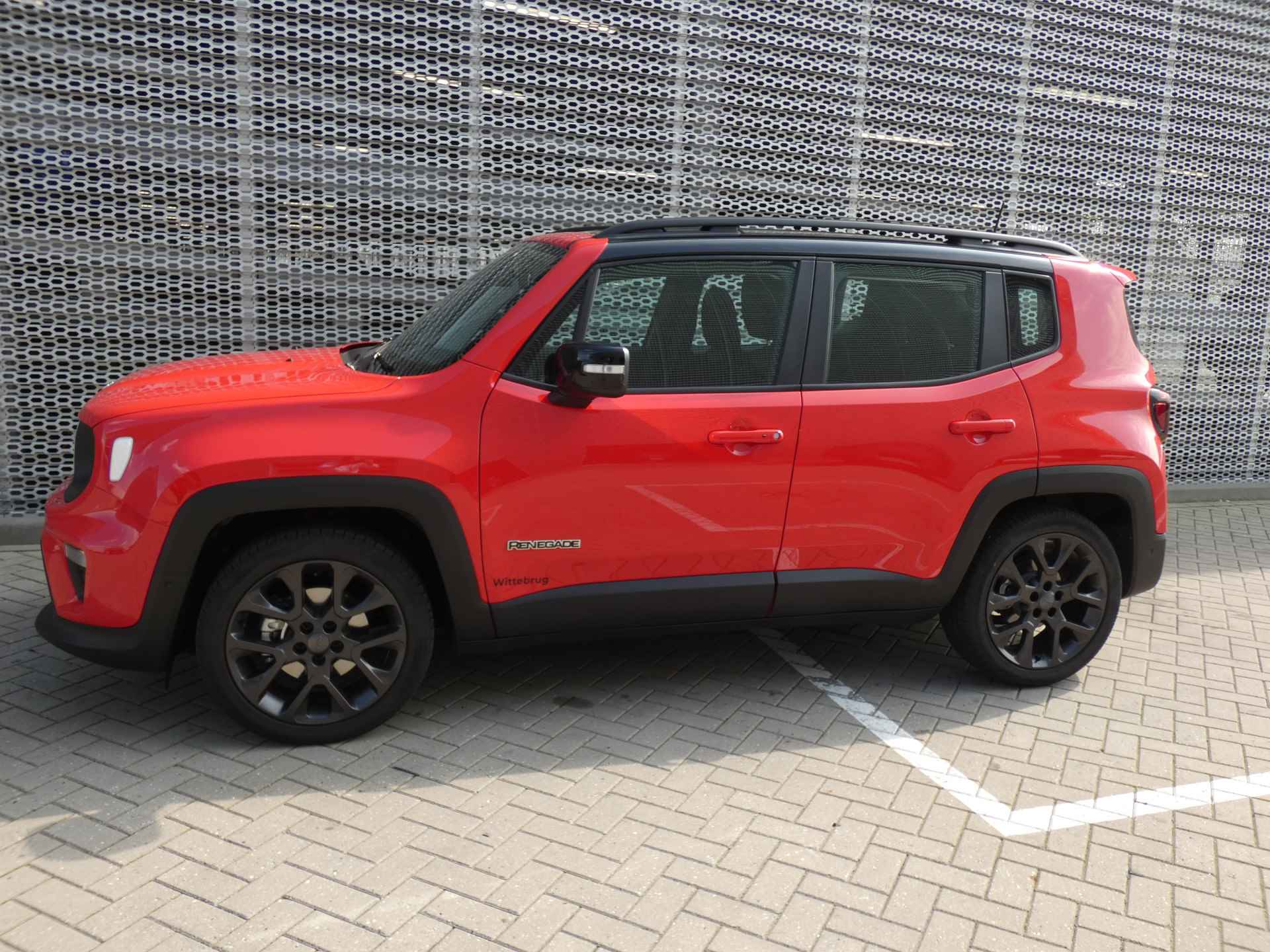 Jeep Renegade 1.5T 130 PK e-Hybrid Altitude Camera | Navigatie | Apple Carplay | 19 inch Velgen - 13/27