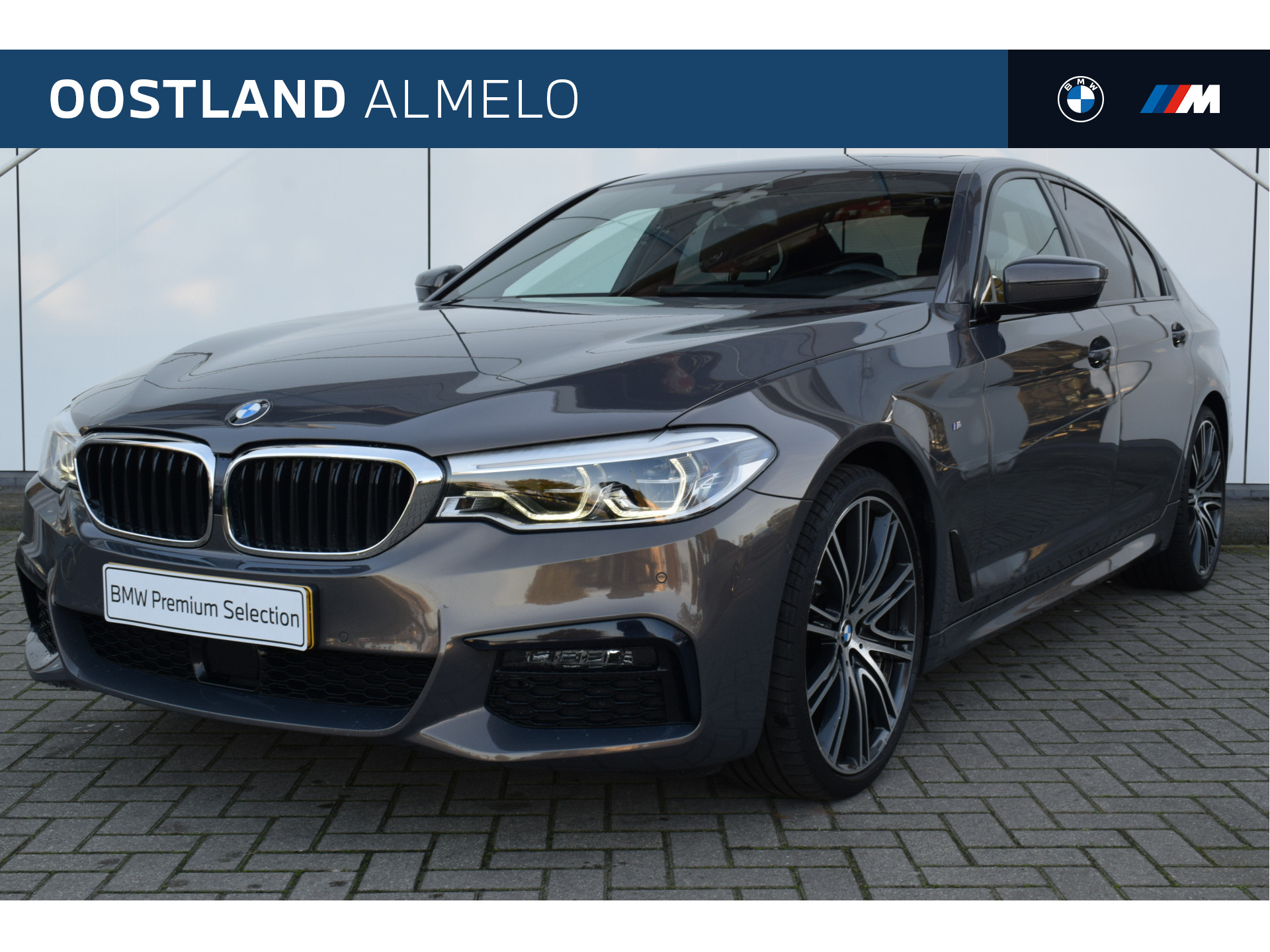 BMW 5 Serie 520i High Executive M Sport Automaat / Schuif-kanteldak / Adaptieve LED / Head-Up / Comfort Access / Parking Assistant / Comfortstoelen