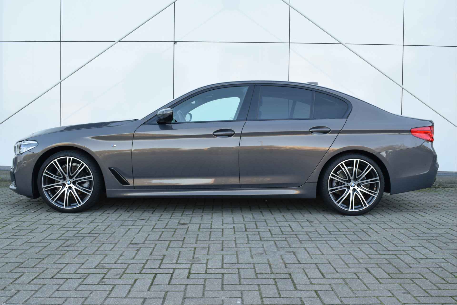 BMW 5 Serie 520i High Executive M Sport Automaat / Schuif-kanteldak / Adaptieve LED / Head-Up / Comfort Access / Parking Assistant / Comfortstoelen - 3/34