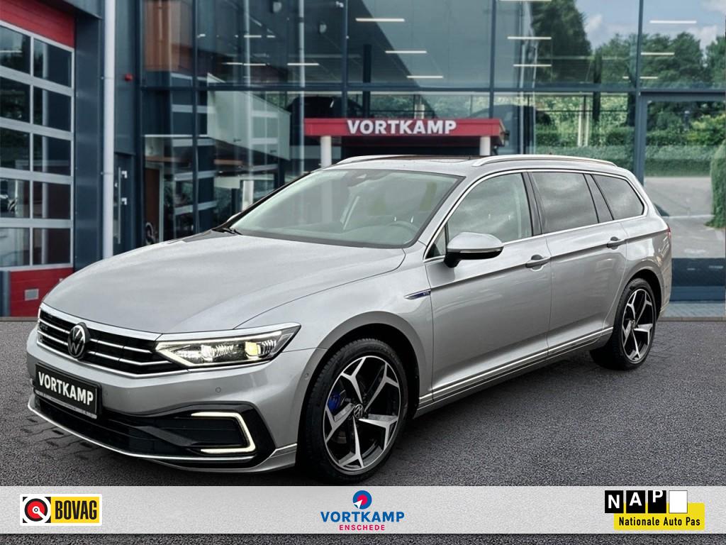 VOLKSWAGEN Passat Variant 1.4 TSI DSG GTE PANO-DAK/TREKHAAK/CAMERA/NAVI/ACC/STOELVERW