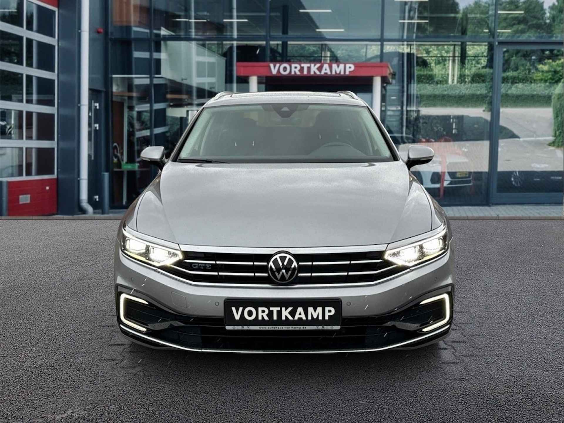 VOLKSWAGEN Passat Variant 1.4 TSI DSG GTE PANO-DAK/TREKHAAK/CAMERA/NAVI/ACC/STOELVERW - 2/27