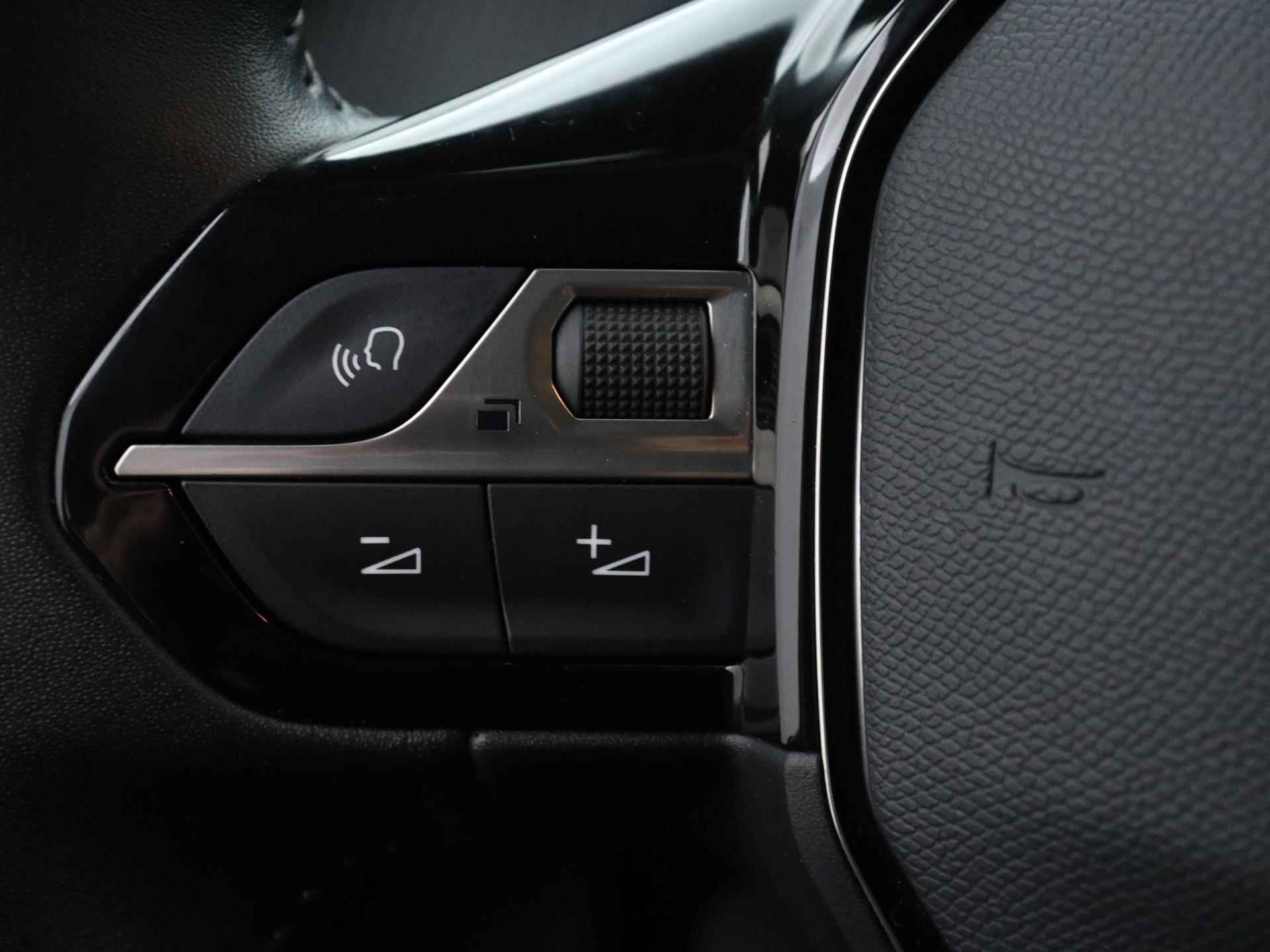 Peugeot 2008 SUV Active 130pk | Navigatie | Climate Control| Parkeersensoren | Cruise Control | Apple Carplay / Android Auto | Bluetooth | DAB+ radio | Regensensor | Automatisch dimlicht | All seasonbanden | 16” lichtmetalen velgen | - 19/35