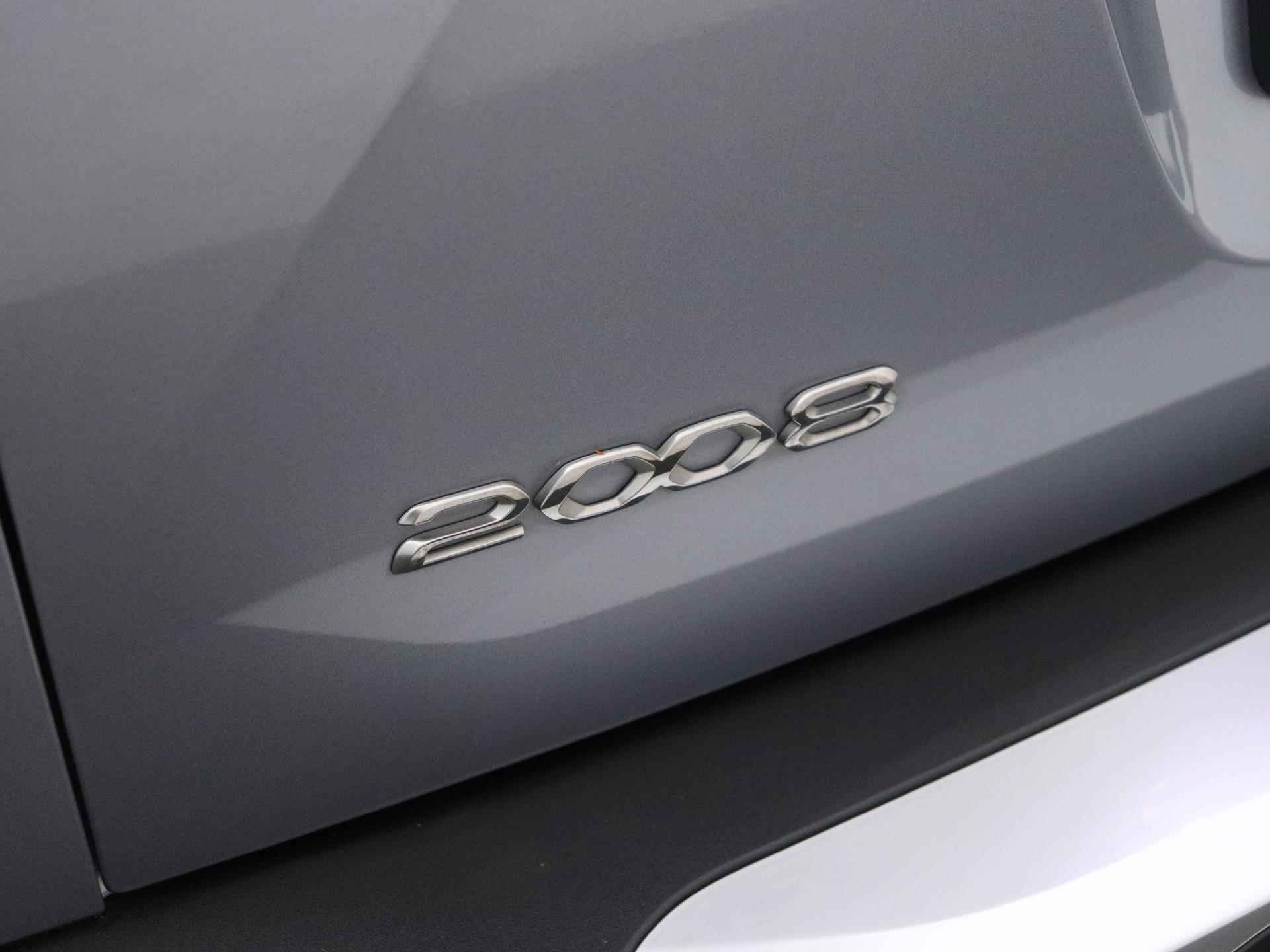 Peugeot 2008 SUV Active 130pk | Navigatie | Climate Control| Parkeersensoren | Cruise Control | Apple Carplay / Android Auto | Bluetooth | DAB+ radio | Regensensor | Automatisch dimlicht | All seasonbanden | 16” lichtmetalen velgen | - 28/35