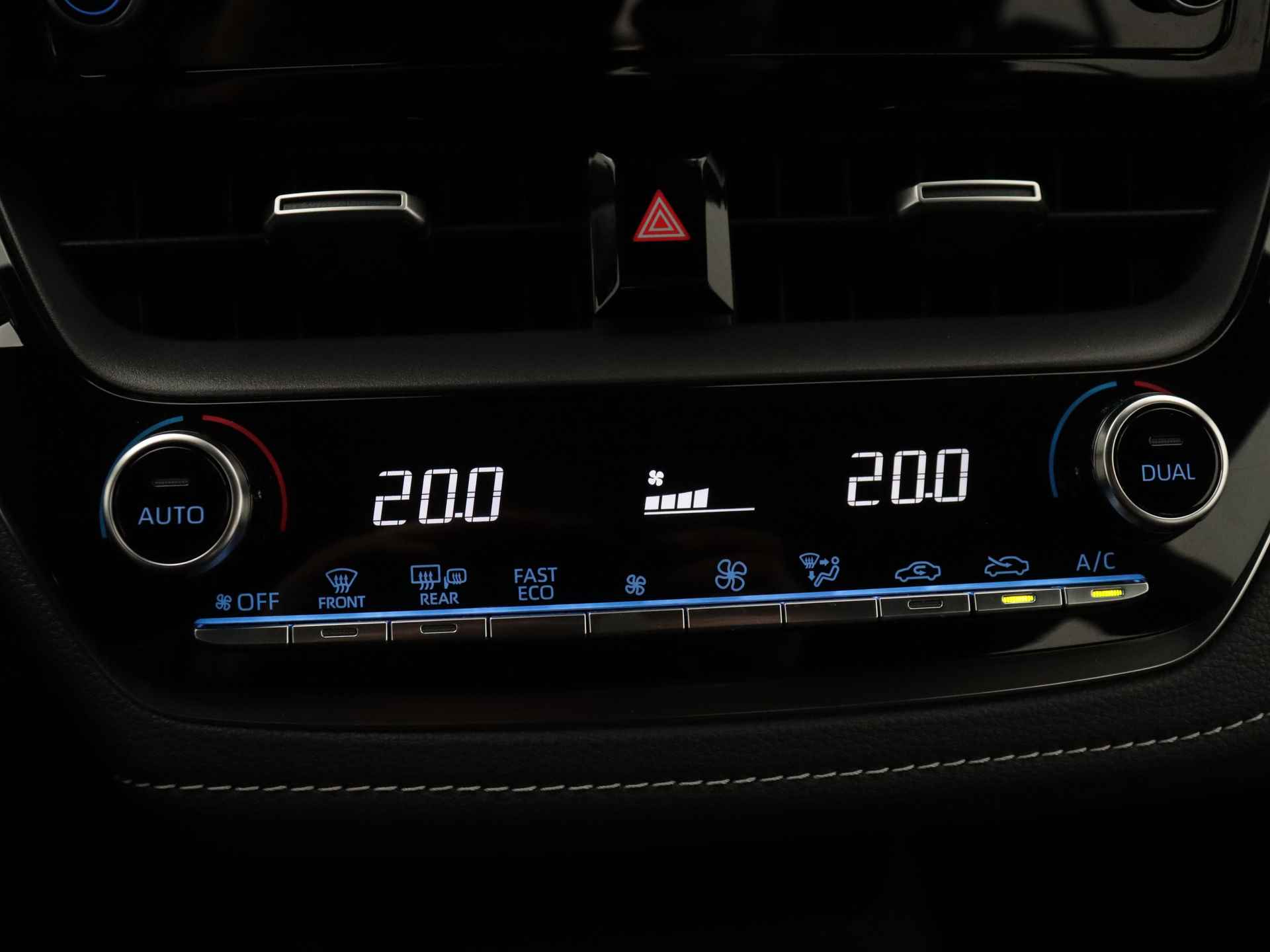 Toyota Corolla 1.8 Hybrid Active | Airco Aut. | Cruise Control Adaptief | Camera | LM velgen | - 12/42