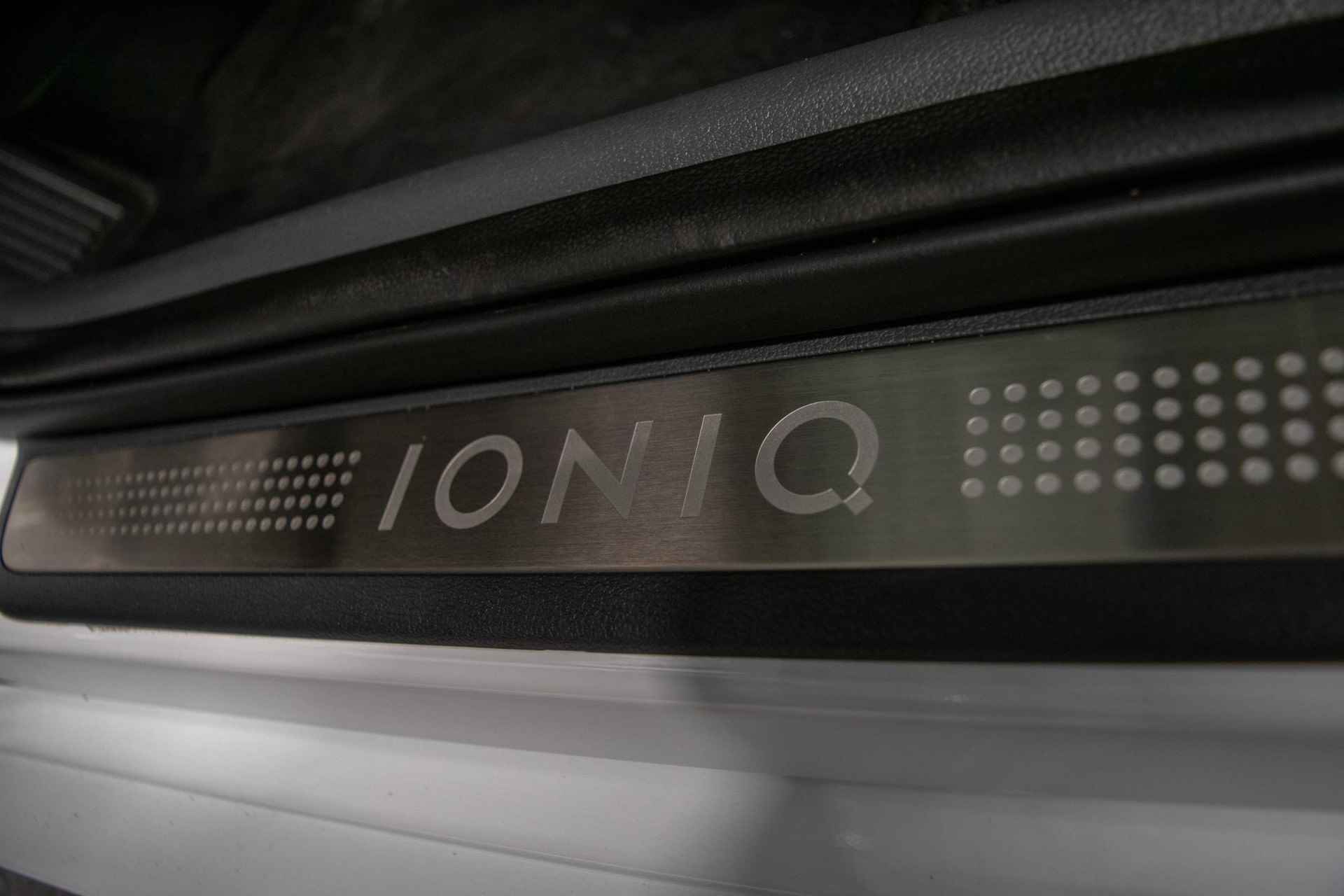 Hyundai IONIQ 1.6 GDi First Edition Automaat Leder | Schuifdak - 28/40
