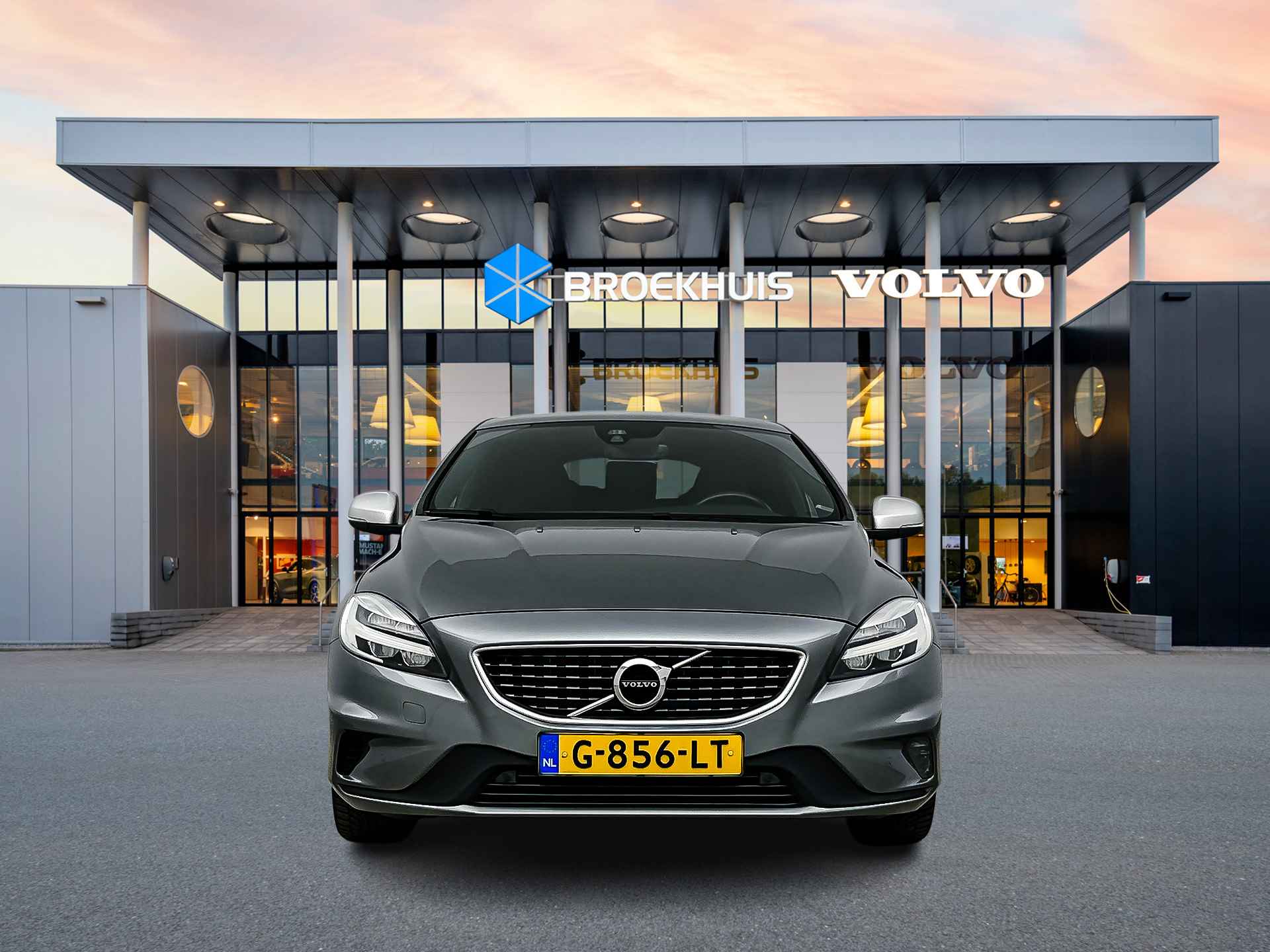 Volvo V40 T3 A/T Polar+ Sport | Leder/Nubuck | Panoramadak | Harman Kardon | Parkeercamera | Park Assist Pilot | Keyless | Verwarmbare sto - 5/30