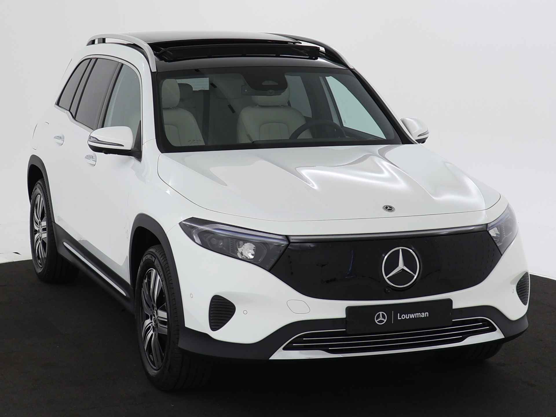 Mercedes-Benz EQB 250+ Luxury Line 71 kWh | Trekhaak | Rijassistentiepakket | Parkeerpakket met 360°-camera | KEYLESS-GO comfort pakket | Dodehoekassistent | EASY PACK achterklep | 	Extra USB-poorten | DISTRONIC PLUS | - 23/38