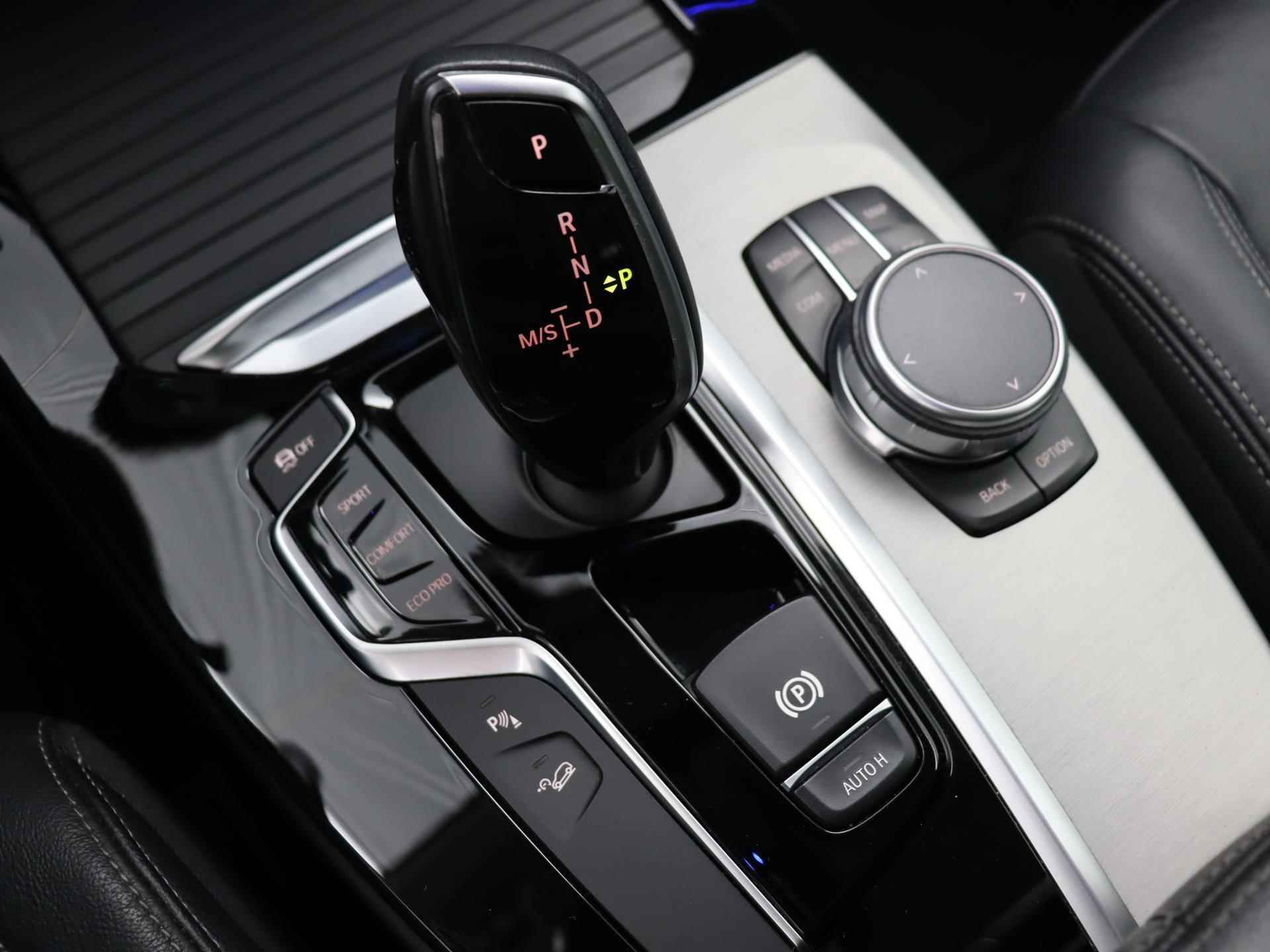 BMW X3 xDrive20i High Executive 184 PK | Automaat | Navigatie | Cruise Control | Climate Control | Stoelverwarming | Parkeersensoren | Rijprofielen | LED | Leder | Lichtmetalen velgen | Privacy glass | - 17/27