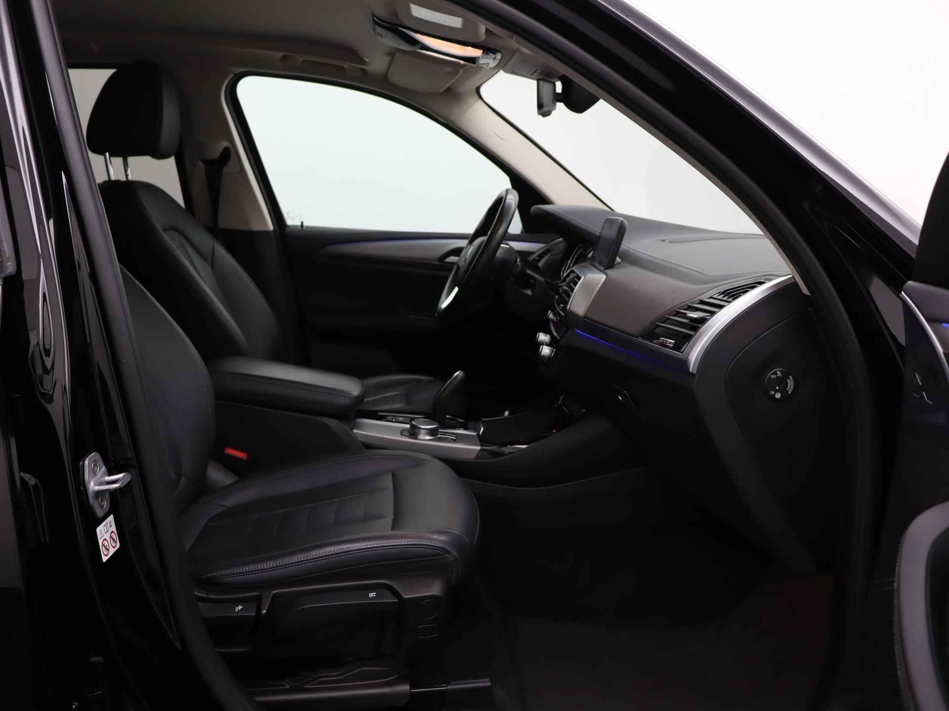 BMW X3 xDrive20i High Executive 184 PK | Automaat | Navigatie | Cruise Control | Climate Control | Stoelverwarming | Parkeersensoren | Rijprofielen | LED | Leder | Lichtmetalen velgen | Privacy glass | - 19/27