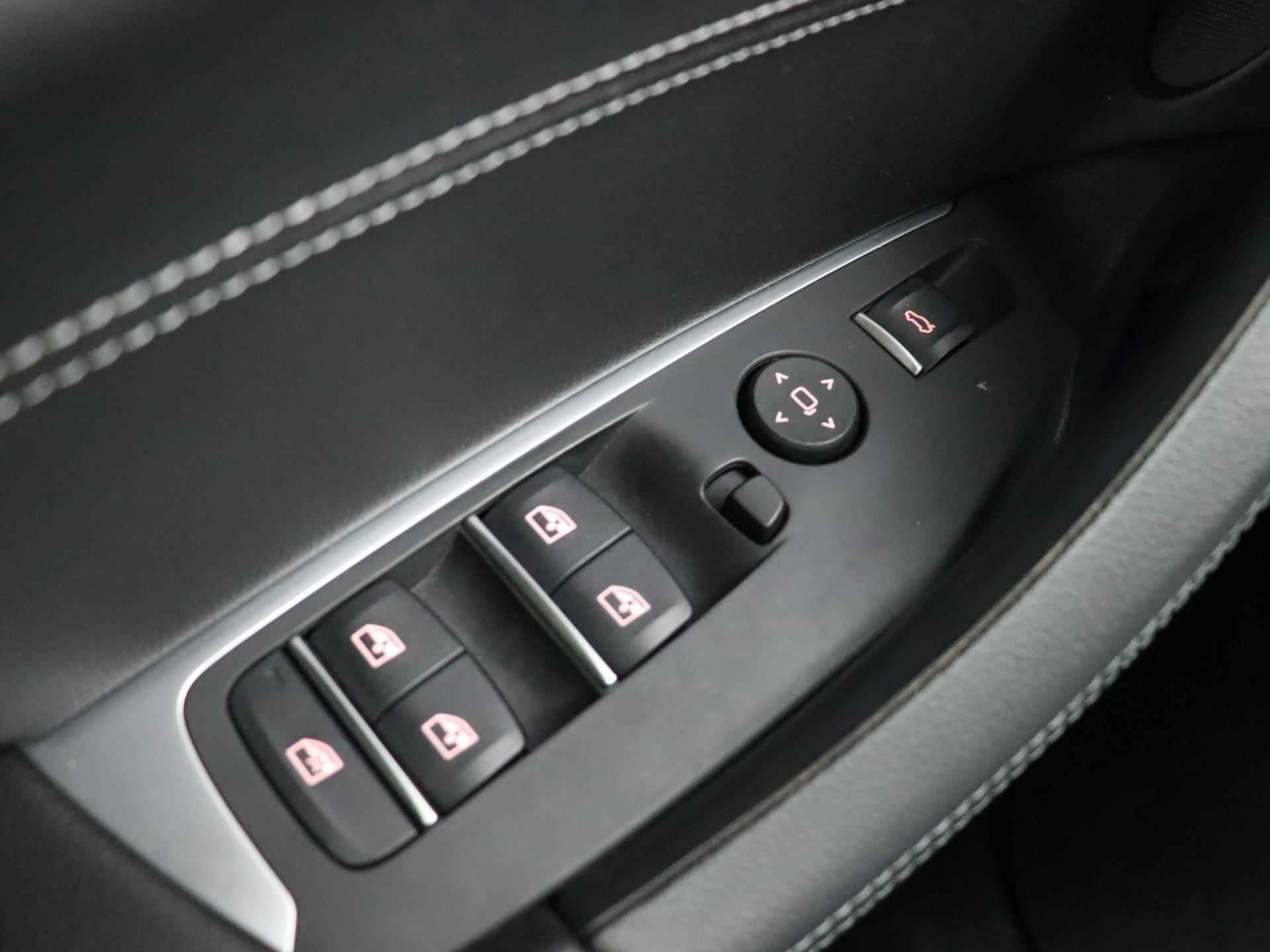 BMW X3 xDrive20i High Executive 184 PK | Automaat | Navigatie | Cruise Control | Climate Control | Stoelverwarming | Parkeersensoren | Rijprofielen | LED | Leder | Lichtmetalen velgen | Privacy glass | - 22/27