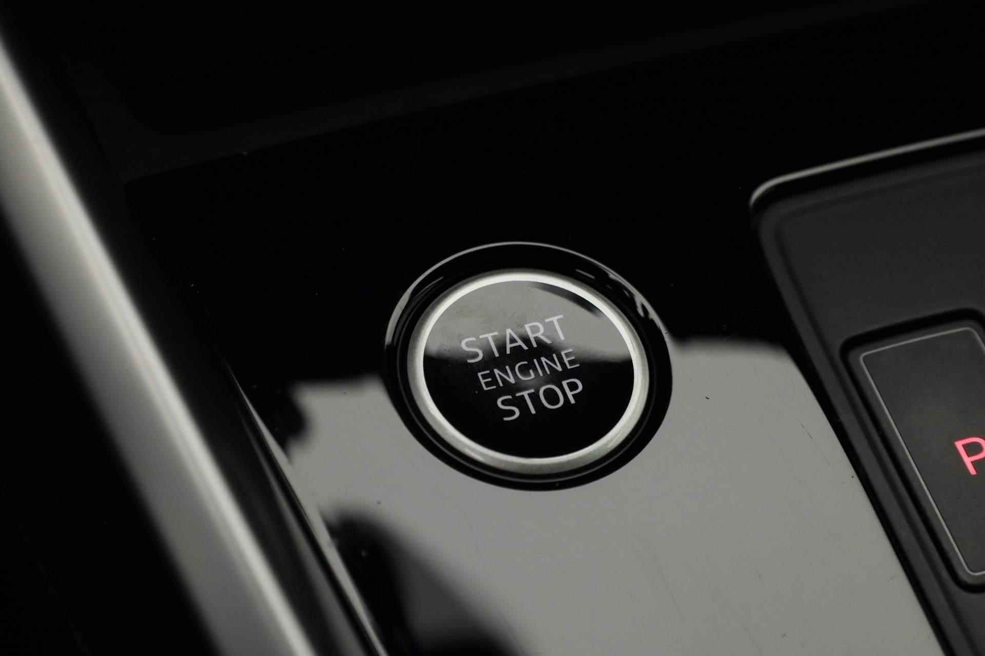 Audi A3 Sportback 30 TFSI 110PK S-tronic edition | Navi | Cruise | Clima | 17 inch | Full LED | Zwart optiek - 9/42