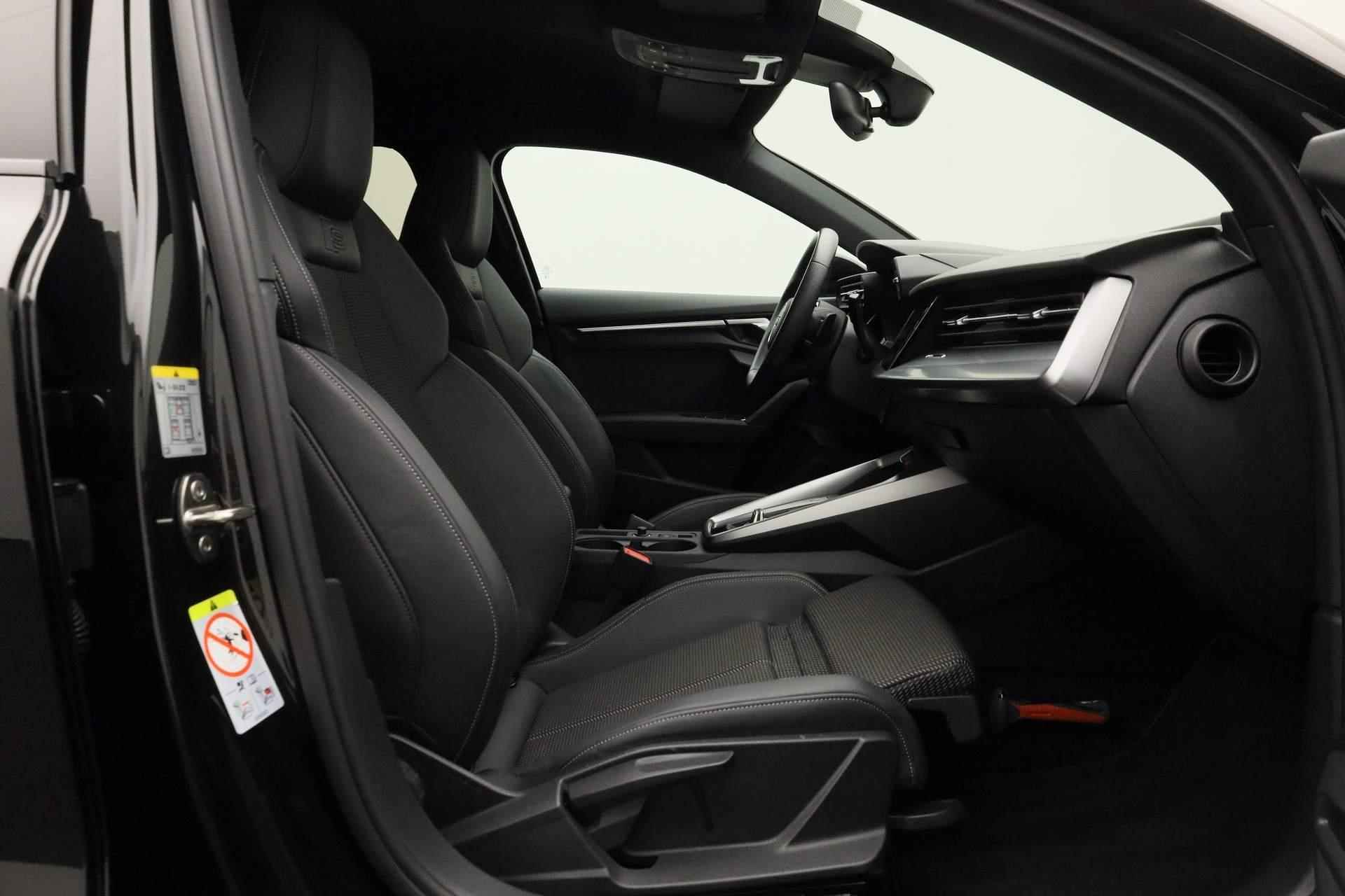 Audi A3 Sportback 30 TFSI 110PK S-tronic edition | Navi | Cruise | Clima | 17 inch | Full LED | Zwart optiek - 38/42