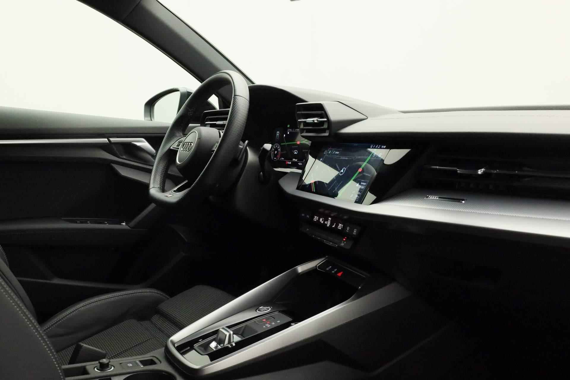 Audi A3 Sportback 30 TFSI 110PK S-tronic edition | Navi | Cruise | Clima | 17 inch | Full LED | Zwart optiek - 39/42