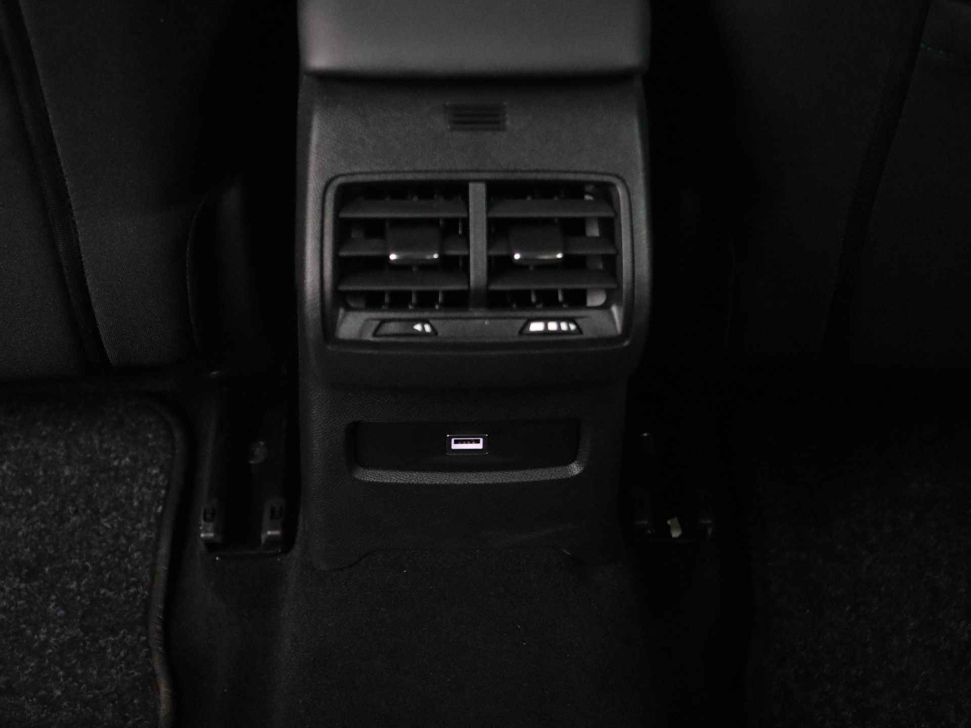 Citroën C4 X Puretech 130pk Automaat Shine | Rijklaar | - 23/27