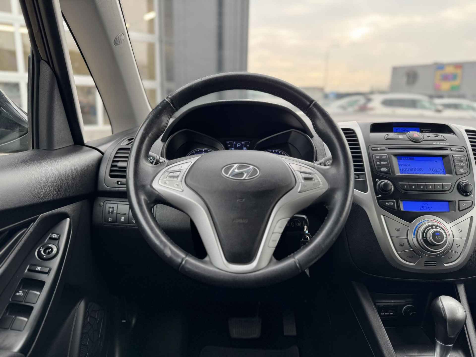 Hyundai ix20 1.6i i-Vision Automaat | Trekhaak | Park. Sensor | Cruise & Climate Control | Radio-CD/MP3 Speler | Rijklaarprijs! - 14/26