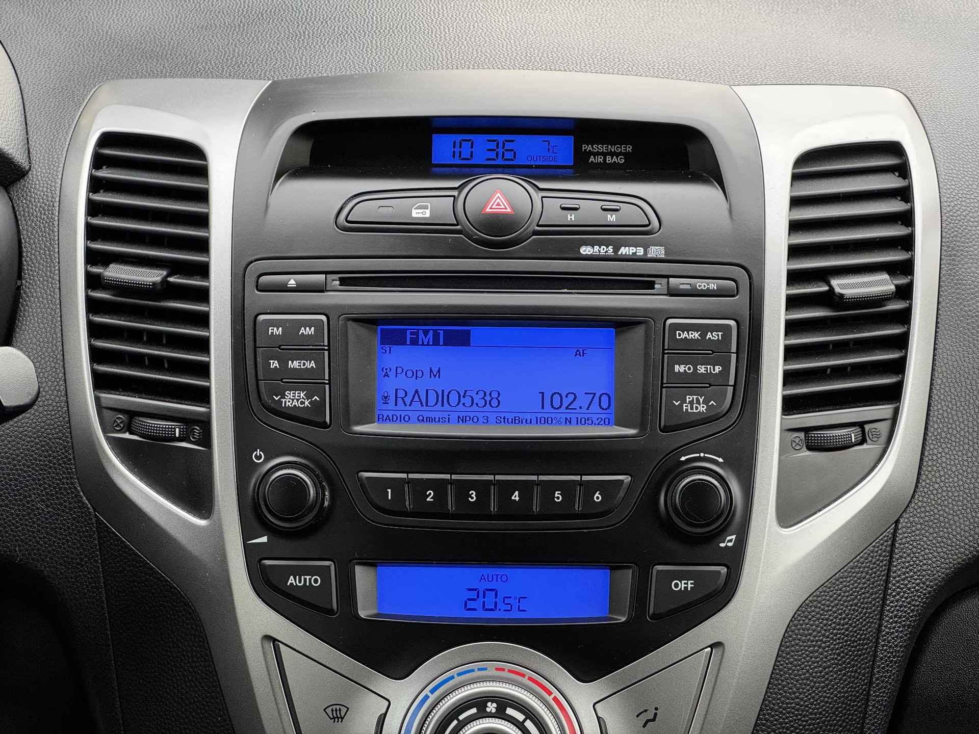 Hyundai ix20 1.6i i-Vision Automaat | Trekhaak | Park. Sensor | Cruise & Climate Control | Radio-CD/MP3 Speler | Rijklaarprijs! - 16/26