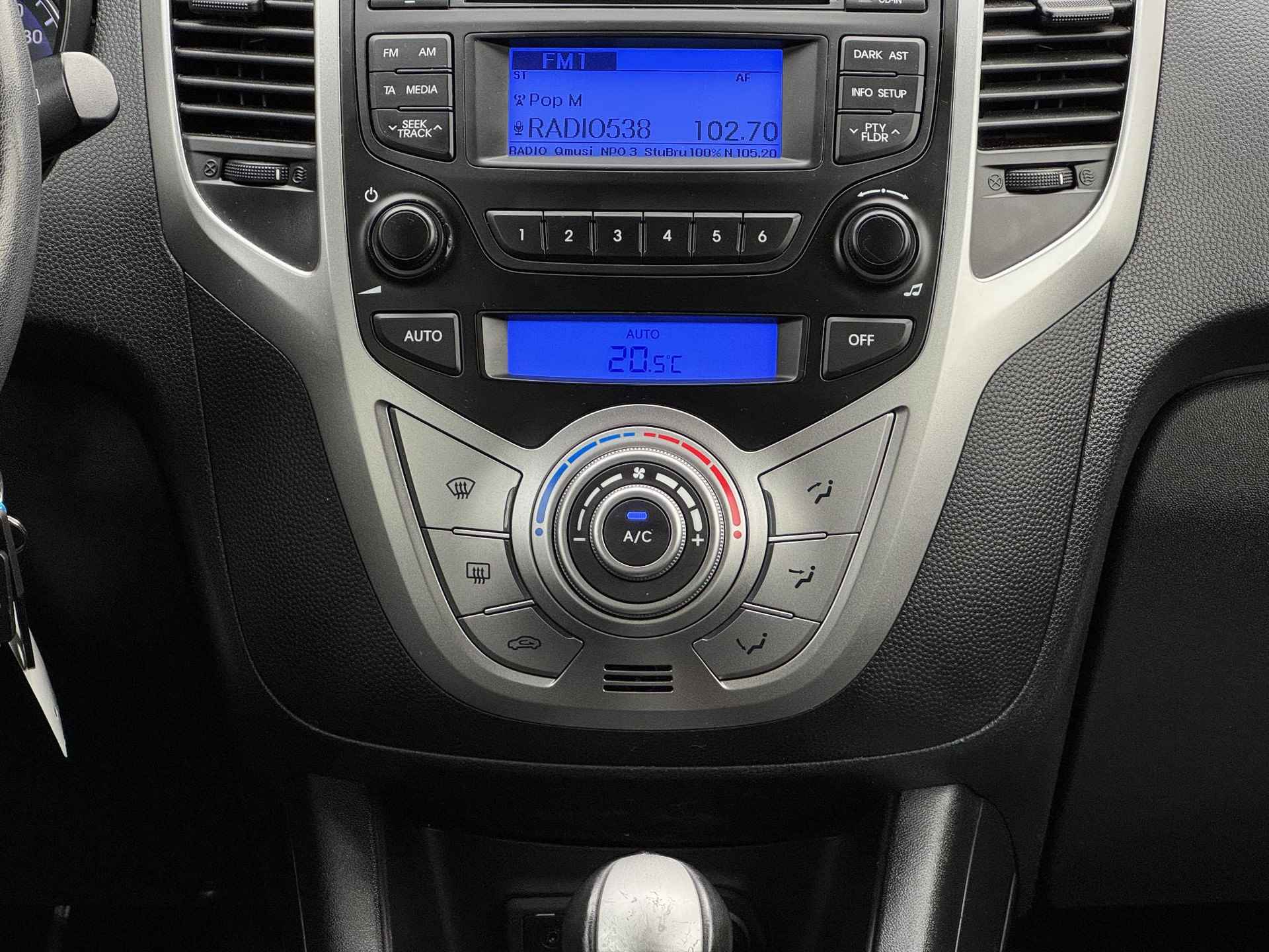 Hyundai ix20 1.6i i-Vision Automaat | Trekhaak | Park. Sensor | Cruise & Climate Control | Radio-CD/MP3 Speler | Rijklaarprijs! - 17/26