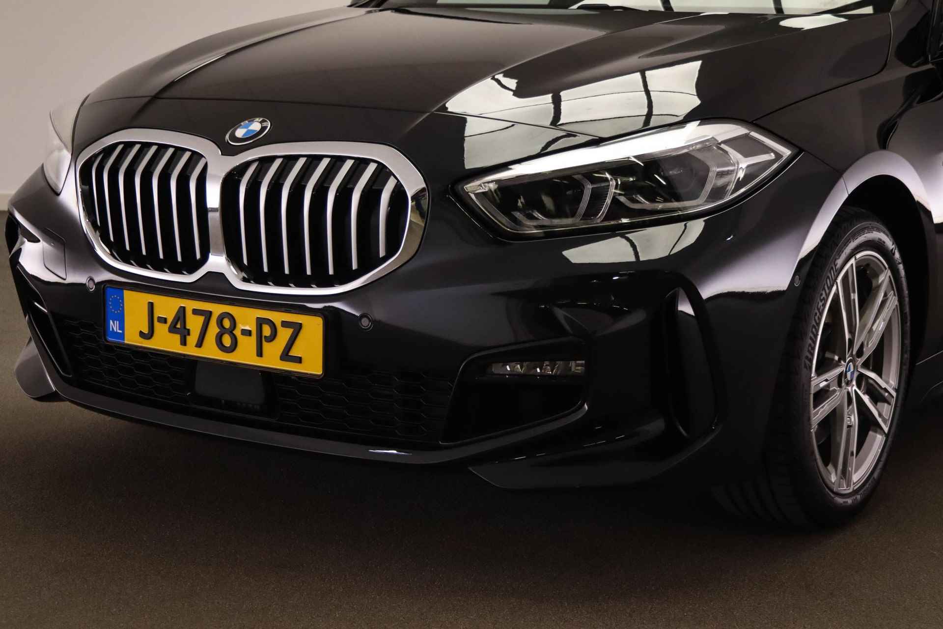 BMW 1-serie 118i Executive Edition | M-SPORT / PARKING / AUDIO MEDIA- PACK | PANORAMADAK | LED | CAMERA | 17" - 10/52