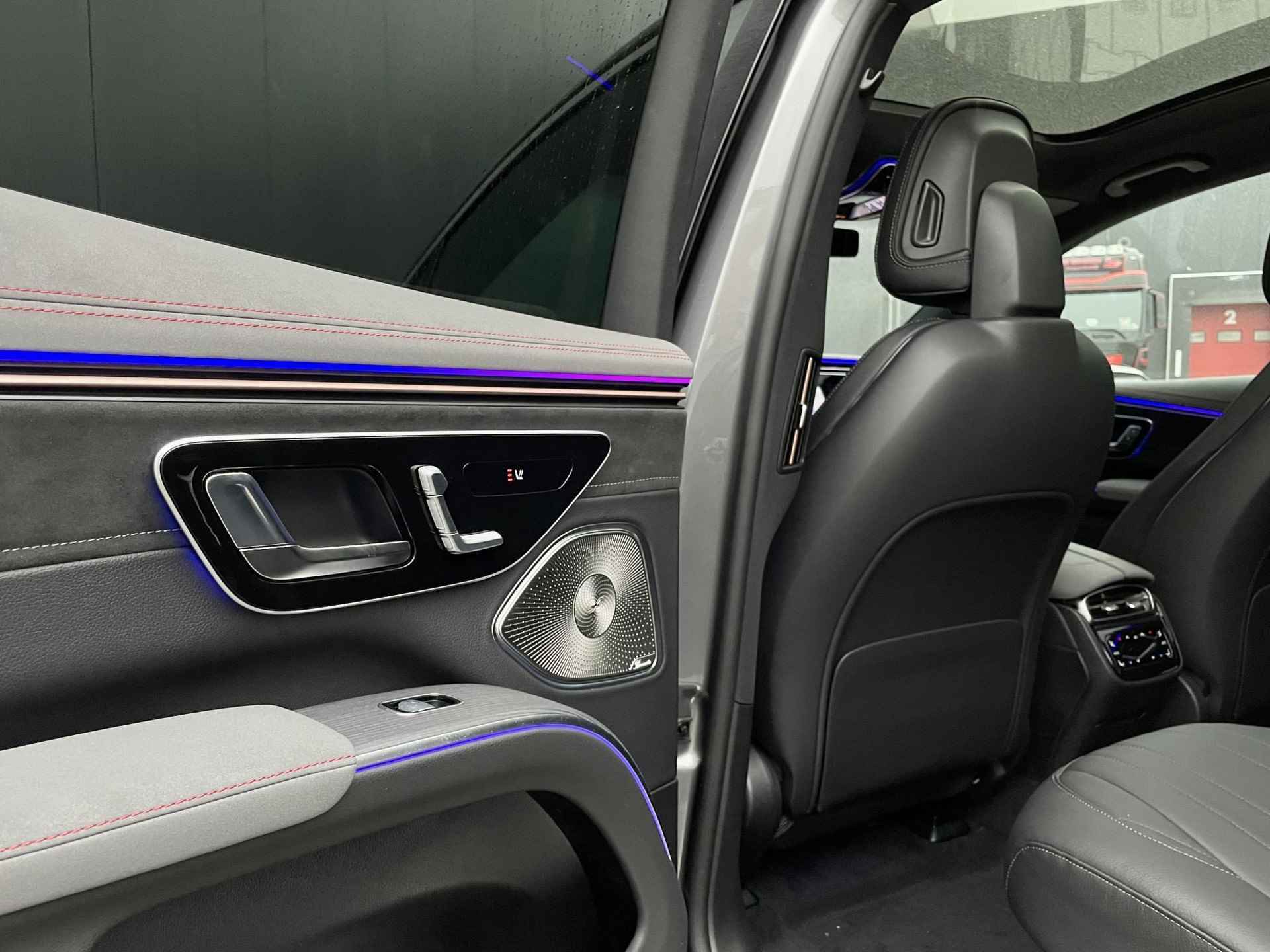 Mercedes-Benz EQS SUV 580 4MATIC | 7P | Hyperscreen | Trekhaak | Head-Up Display | 360° Camera | Memorystoelen Verwarmd - 35/44