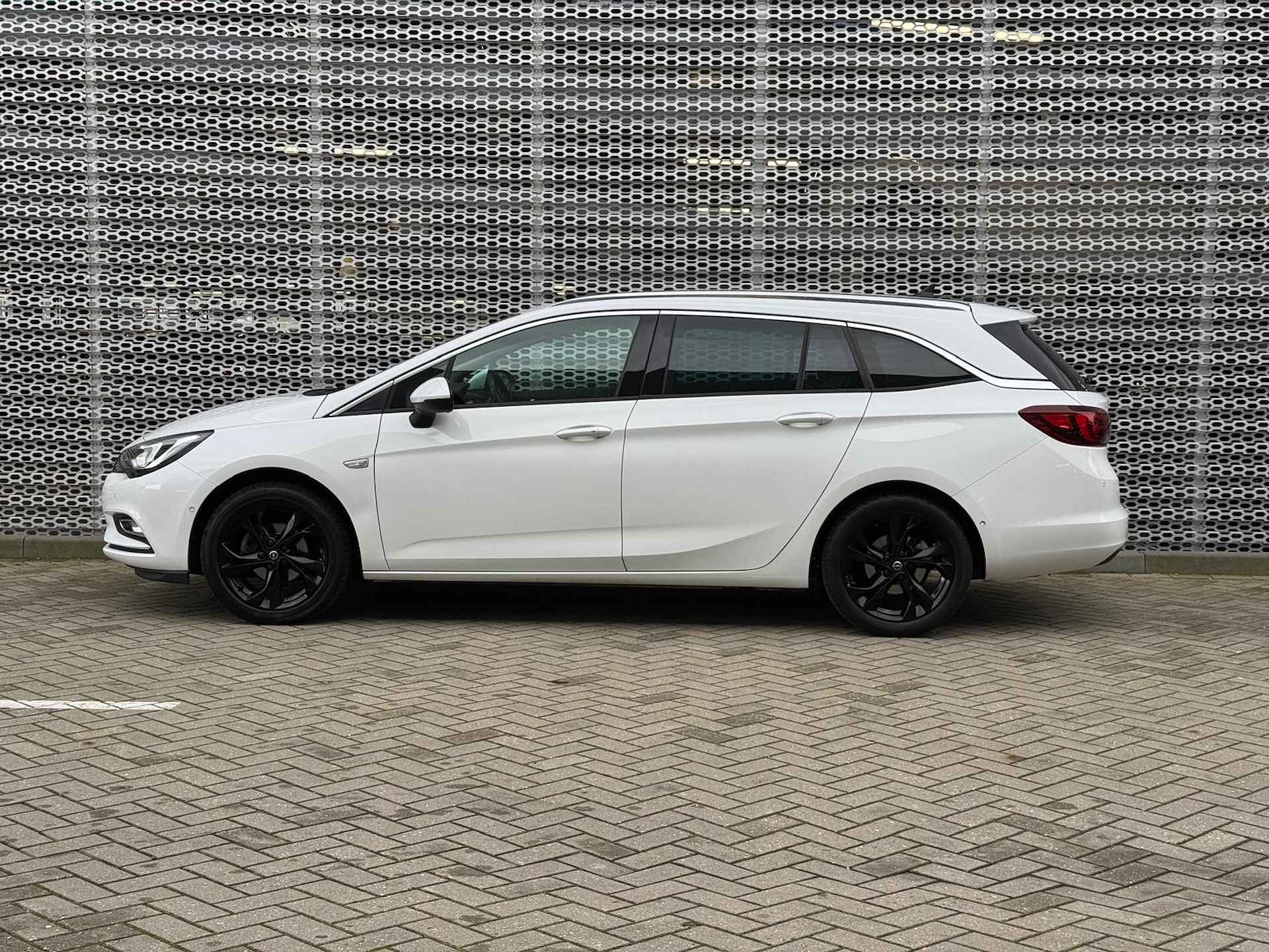 Opel Astra Sports Tourer 1.4 Innovation - 4/17