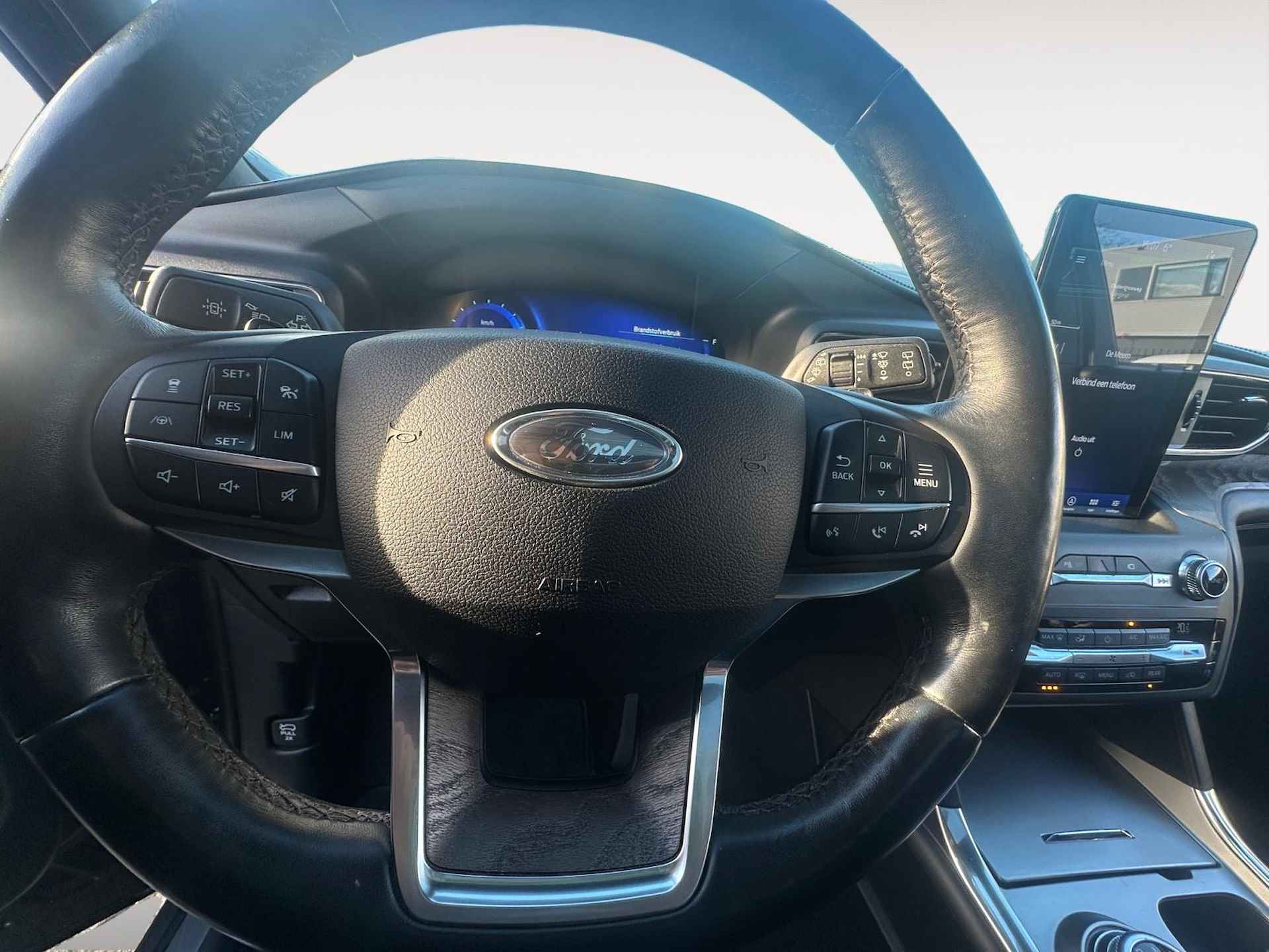 Ford Explorer 3.0 V6 EcoBoost PHEV Platinum | Dealer Onderhouden | Trekhaak | Panoramadak | 360 Camera | Stoelverwarming + Koeling | - 14/38