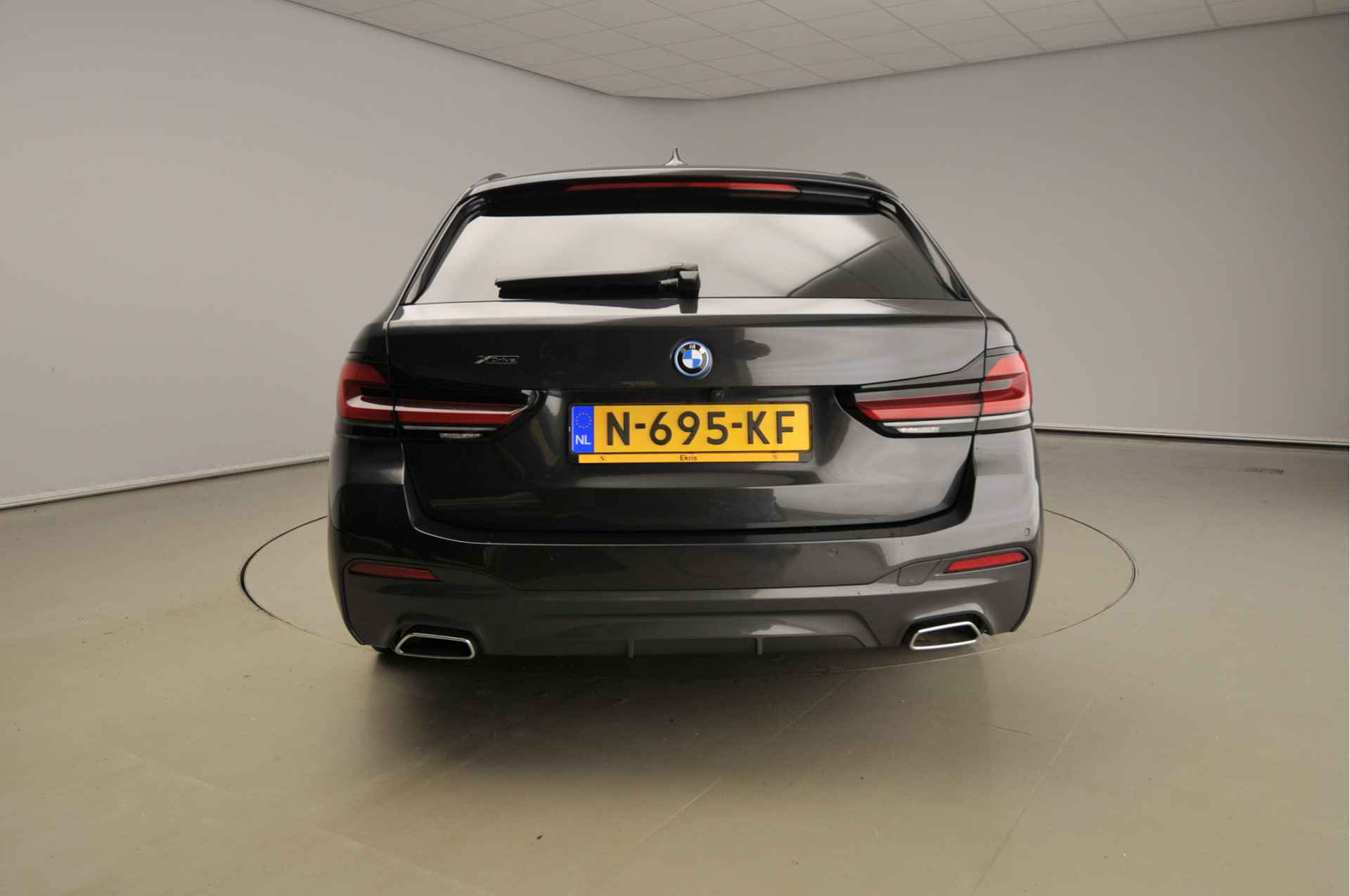 BMW 5 Serie Touring 530e xDrive | M-Sportpakket Laserlicht / Leder / HUD / Schuifdak / Comfortzetels / DAB / Alu 19 inch - 4/43