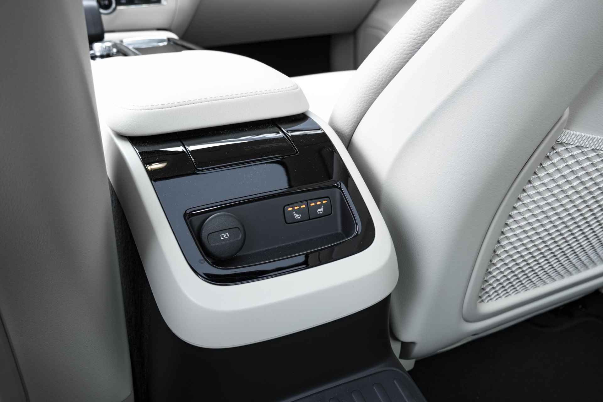 Volvo S60 Recharge T6 AWD Ultimate Bright |Long Range| Harman Kardon | 360º camera | Panoramadak | Stoel- en stuurverwarming | Verwarmde achterbank | Google Infotainment - 33/37