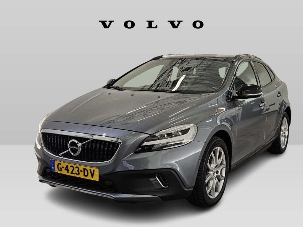 Volvo V40 Cross Country 1.5 T3 Polar+ Luxury | Panoramadak | Stoelverwarming | Trekhaak | Keyless | Leder | Parkeersensoren voor en achter