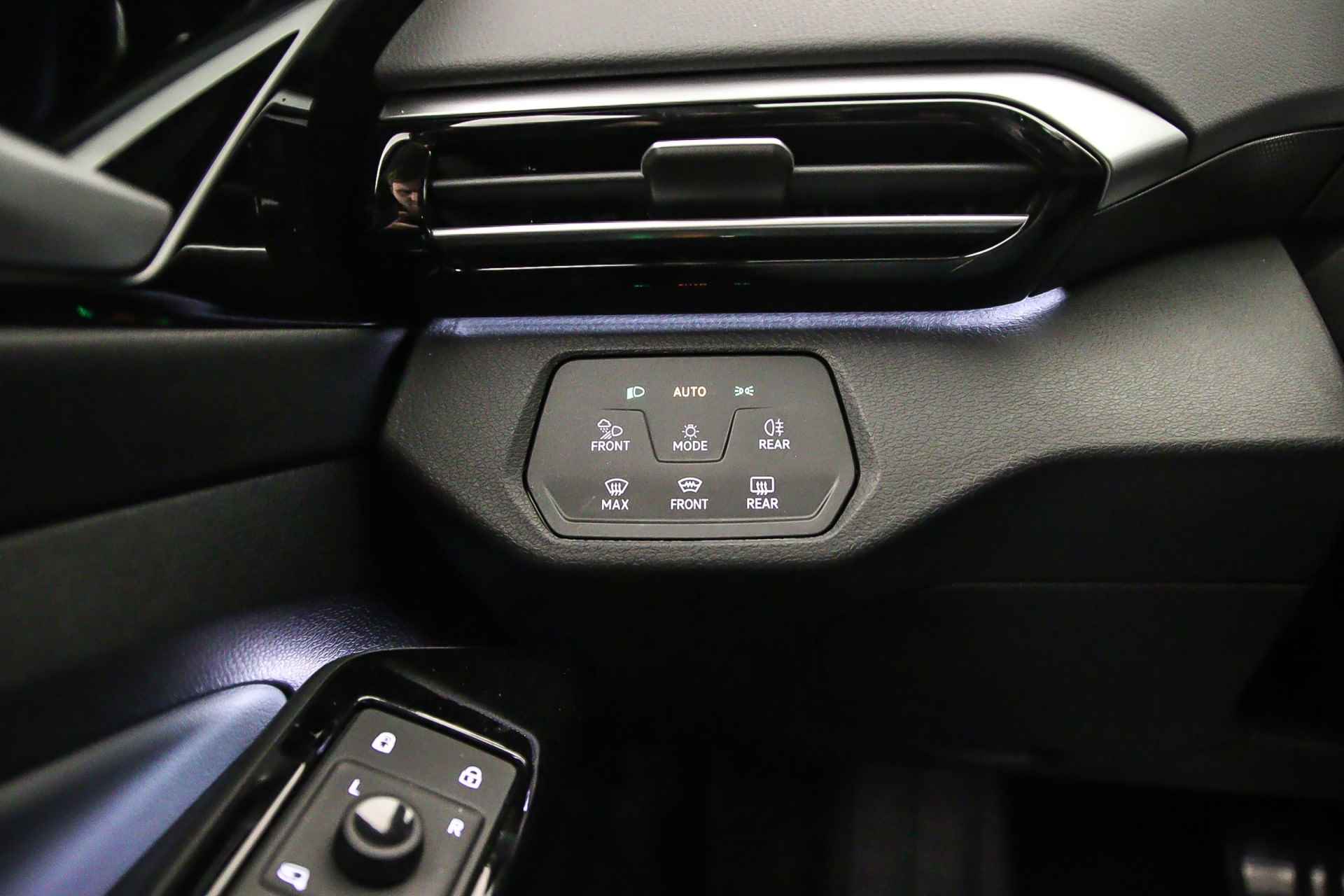 Volkswagen ID.5 Pro 204pk Automaat Adaptive cruise control, LED matrix koplampen, Navigatie, Parkeersensoren, Airco, DAB, Keyless start, Stoelverwarming, 20 inch velgen - 14/71