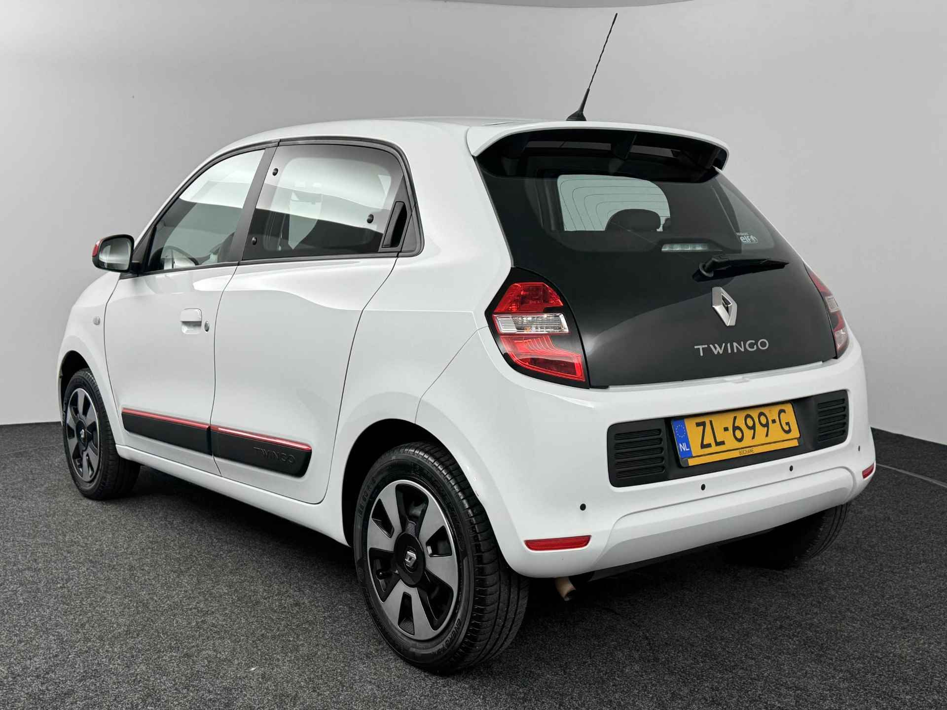 Renault Twingo 1.0 SCe Collection  | Airco | Bluetooth | Parkeersensoren | - 11/41