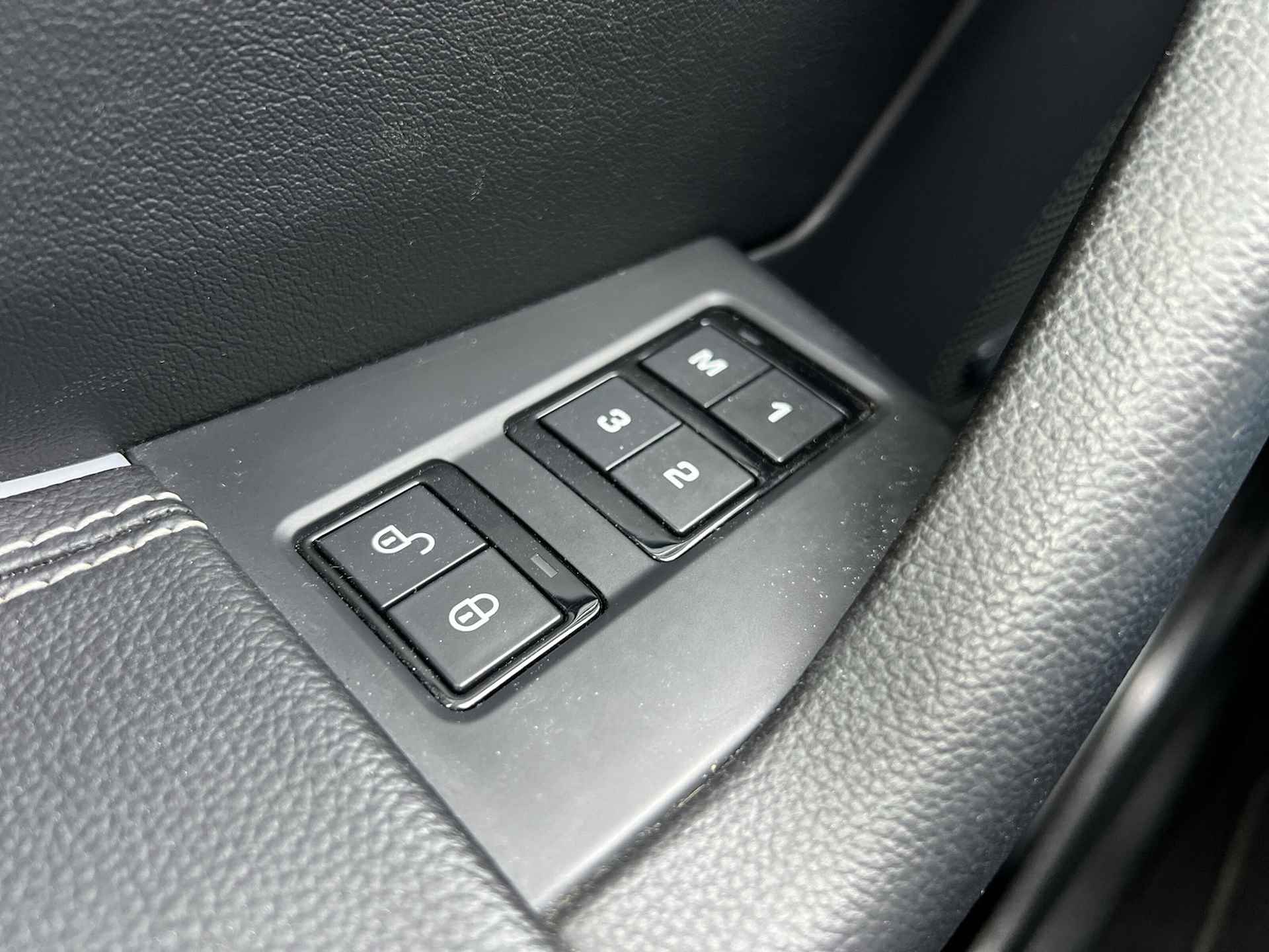 Jaguar F-Pace 3.0d AWD 300 pk Prestige R sport | Meridian Audio | Panodak | Navi | - 24/28