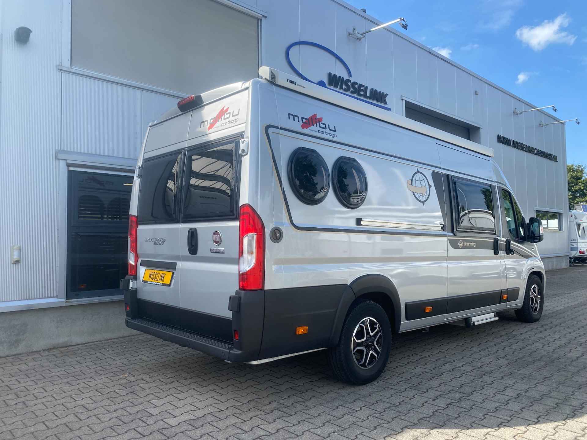 Malibu Van 640 LB RB Charming GT EXP. GRIJS 9-G ZONNEPANEEL - 2/28