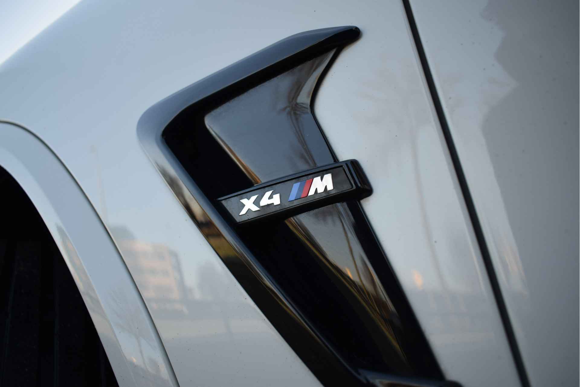 BMW X4 M Competition Automaat / M Sportstoelen / Stoelverwarming / Harman Kardon / Gesture Control / Head-Up / Parking Assistant Plus / Adaptieve LED / Verwarmd stuurwiel - 15/39