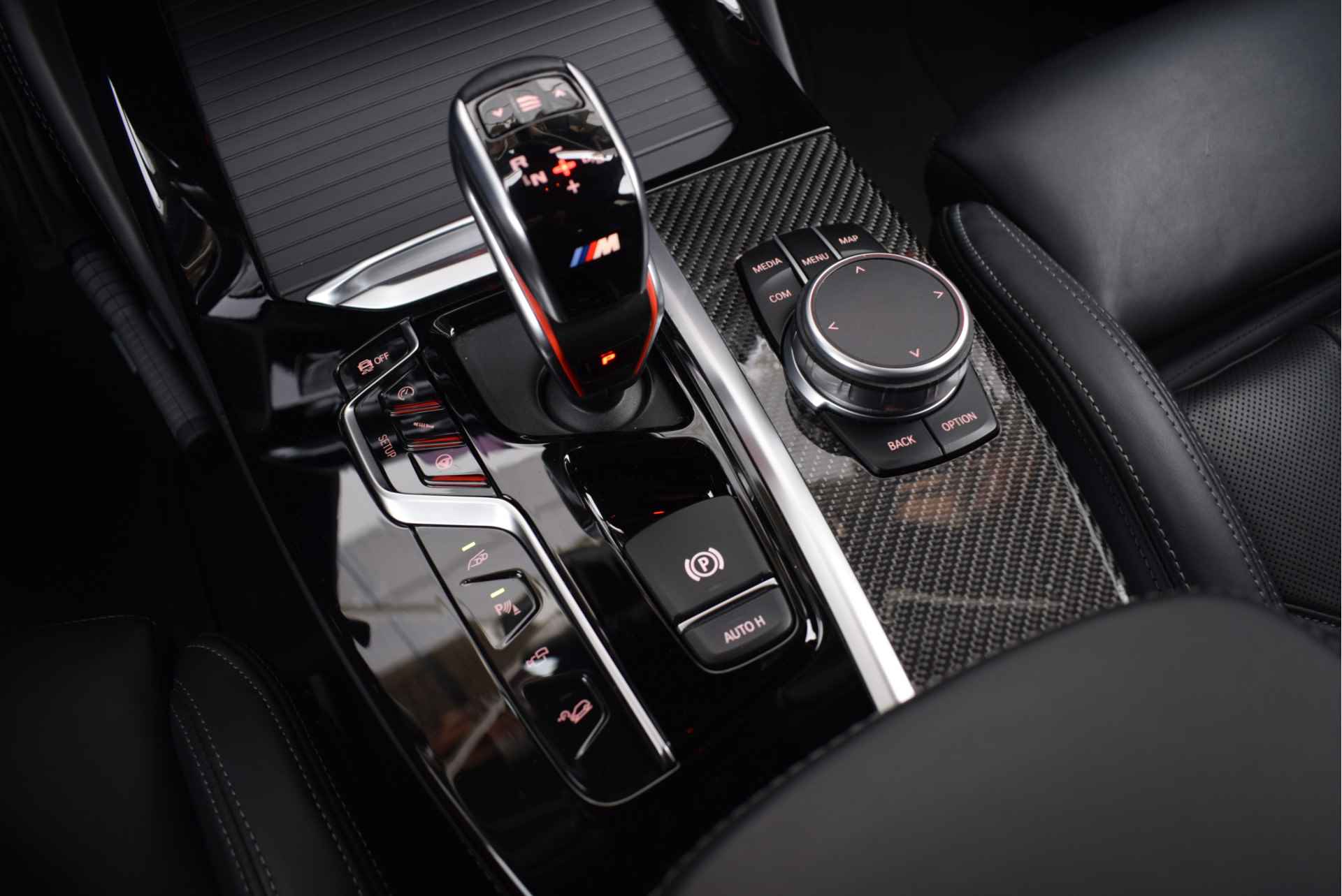 BMW X4 M Competition Automaat / M Sportstoelen / Stoelverwarming / Harman Kardon / Gesture Control / Head-Up / Parking Assistant Plus / Adaptieve LED / Verwarmd stuurwiel - 35/39