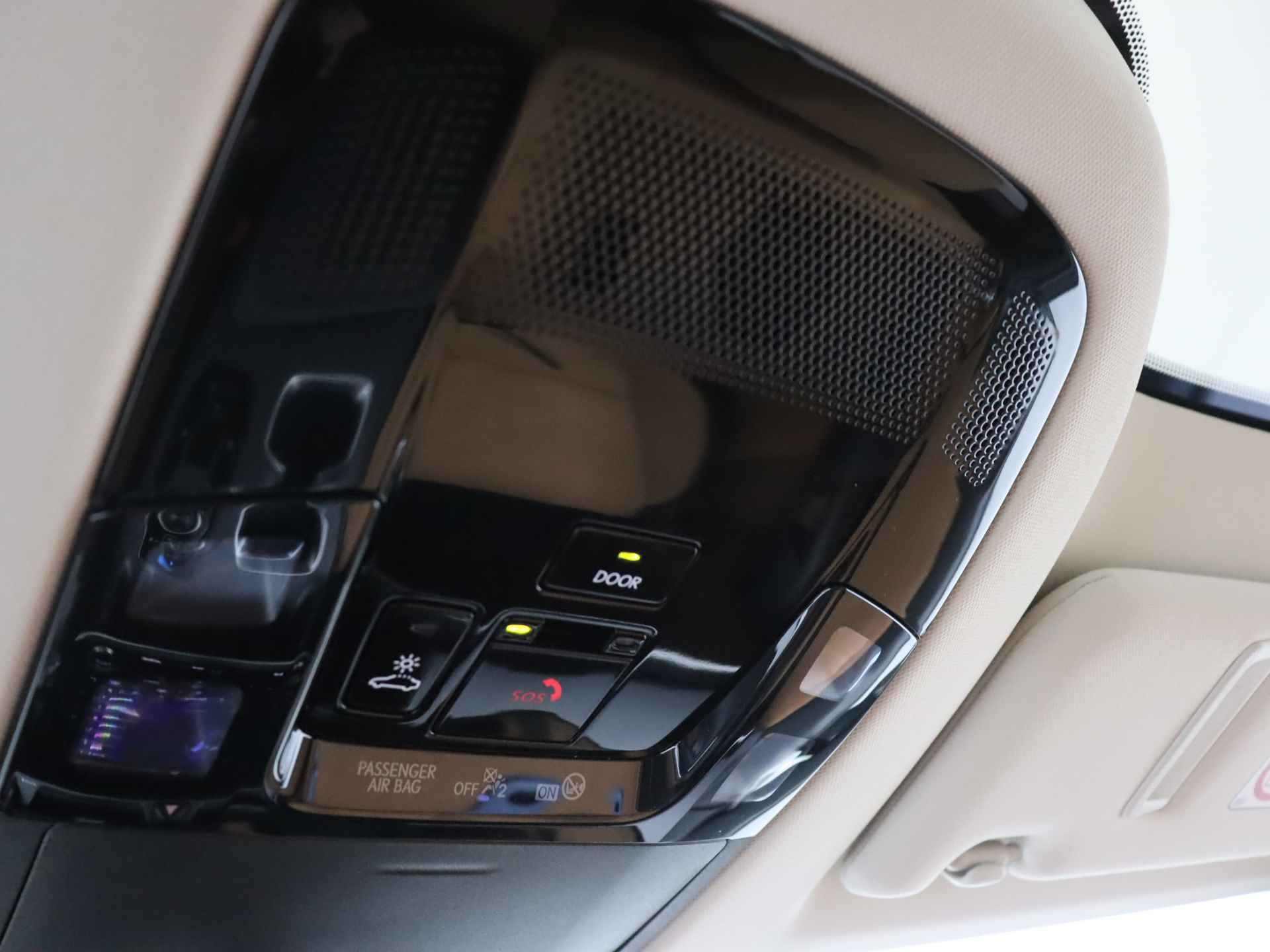 Lexus RZ 450e President Line 71 kWh | Demo | Elektric | Dimbaar Panoramadak | Bi-Tone Kleur | Mark Levinson | - 24/37