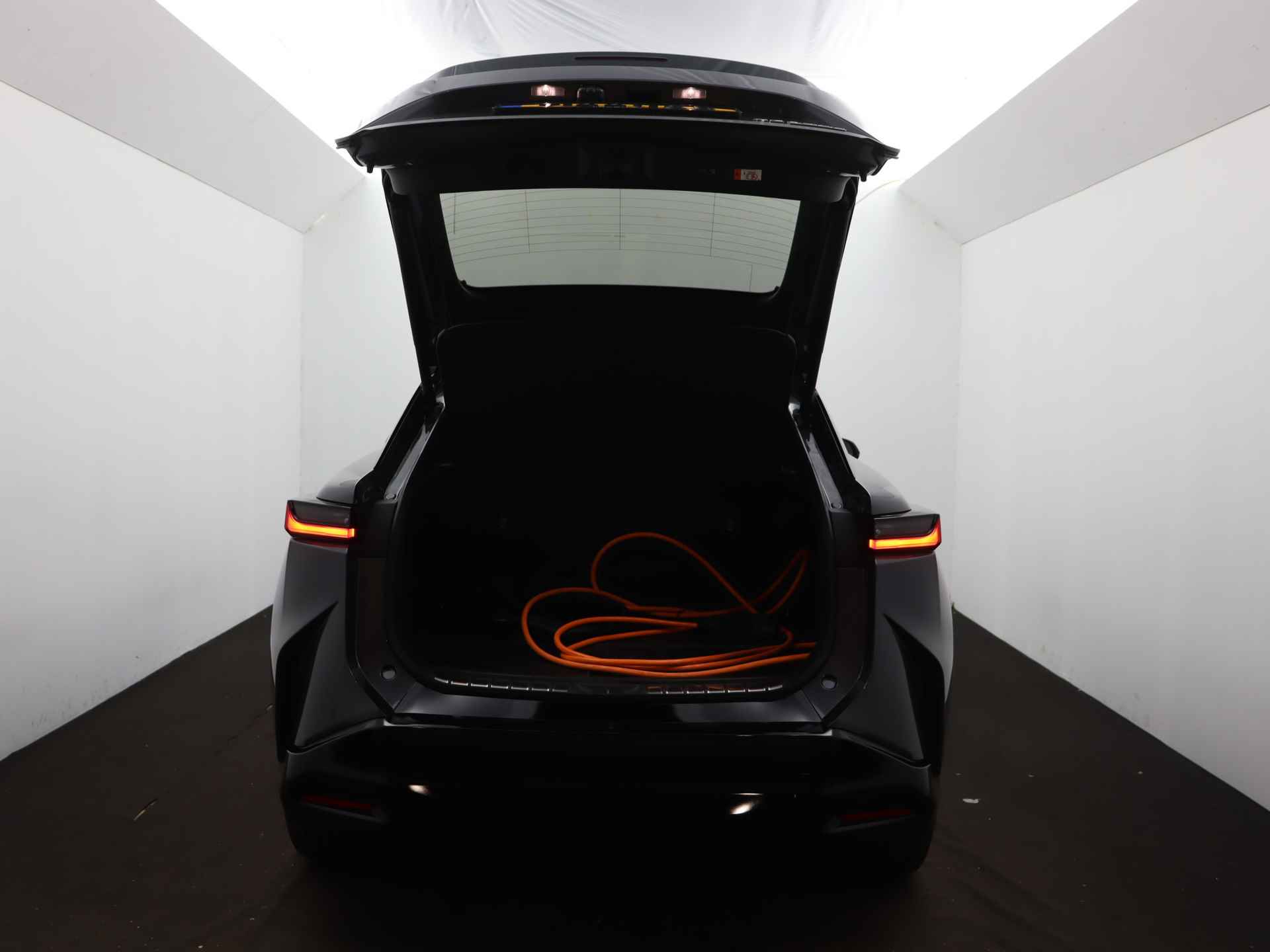 Lexus RZ 450e President Line 71 kWh | Demo | Elektric | Dimbaar Panoramadak | Bi-Tone Kleur | Mark Levinson | - 29/37