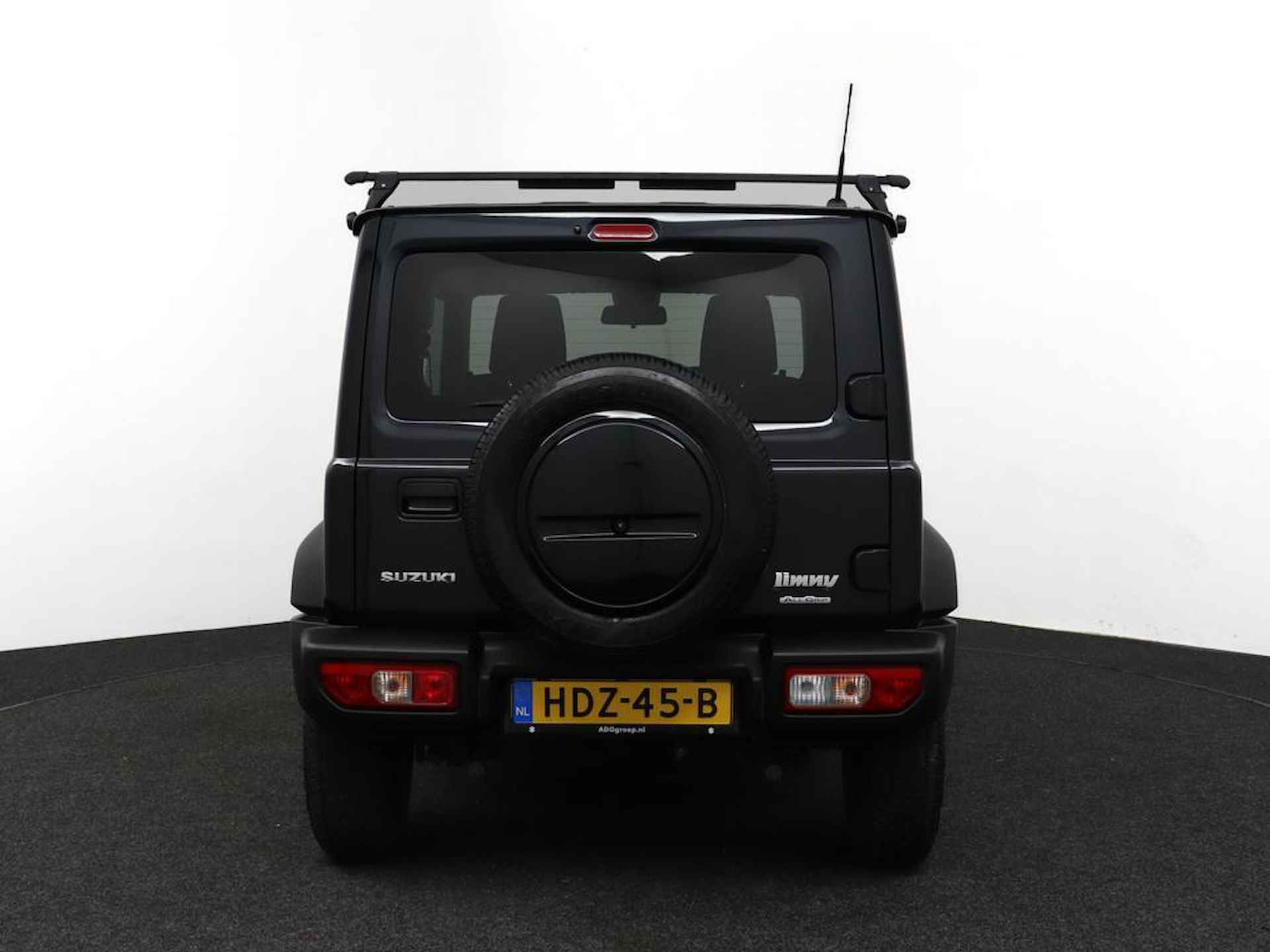 Suzuki Jimny 1.5 Stijl | Climate control | Cruise control | Navigatie | 4 persoons | Lichtmetalen Velgen | Stoelverwarming | - 33/45