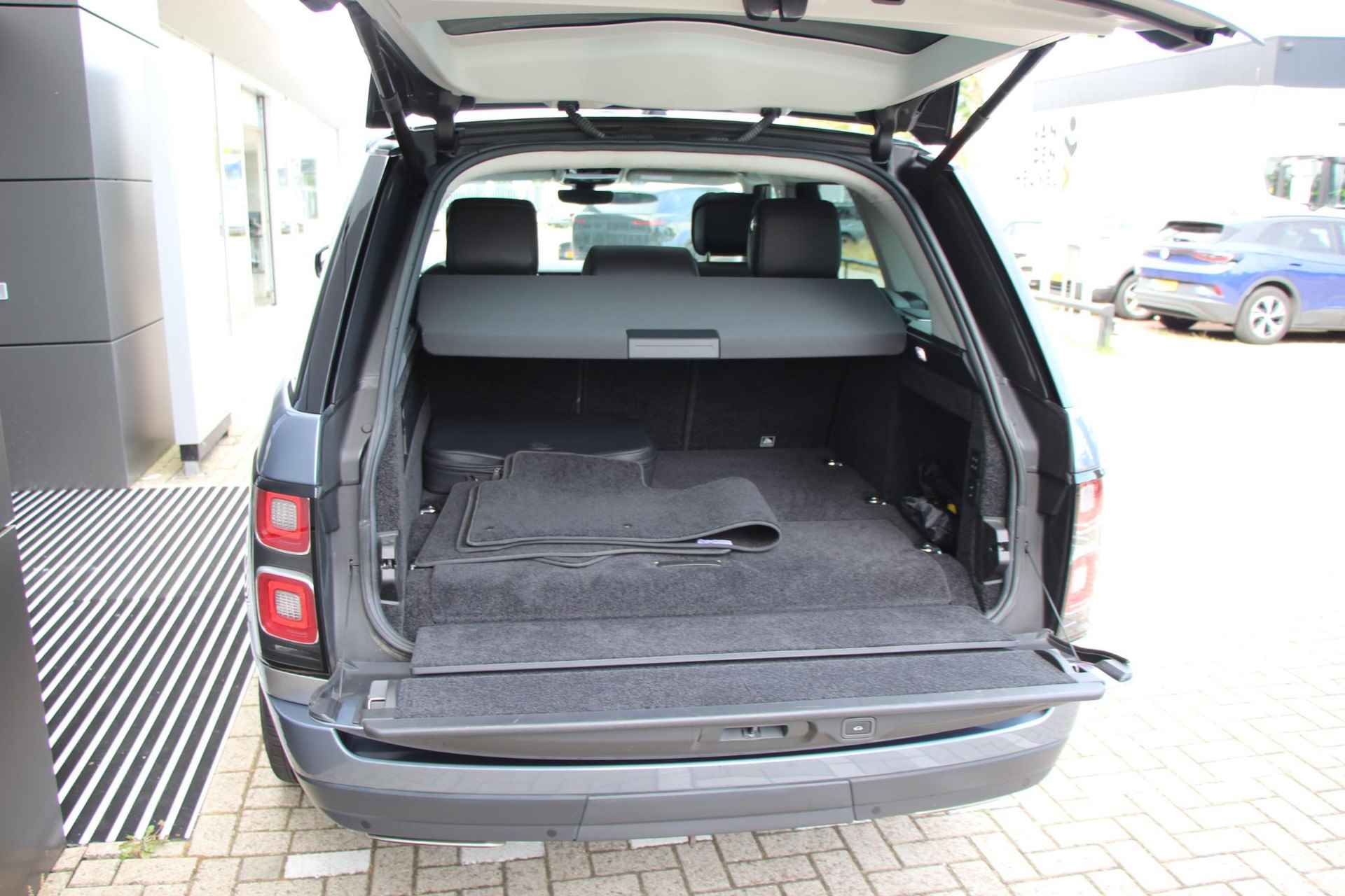 Land Rover Range Rover P400e Vogue - 6/33